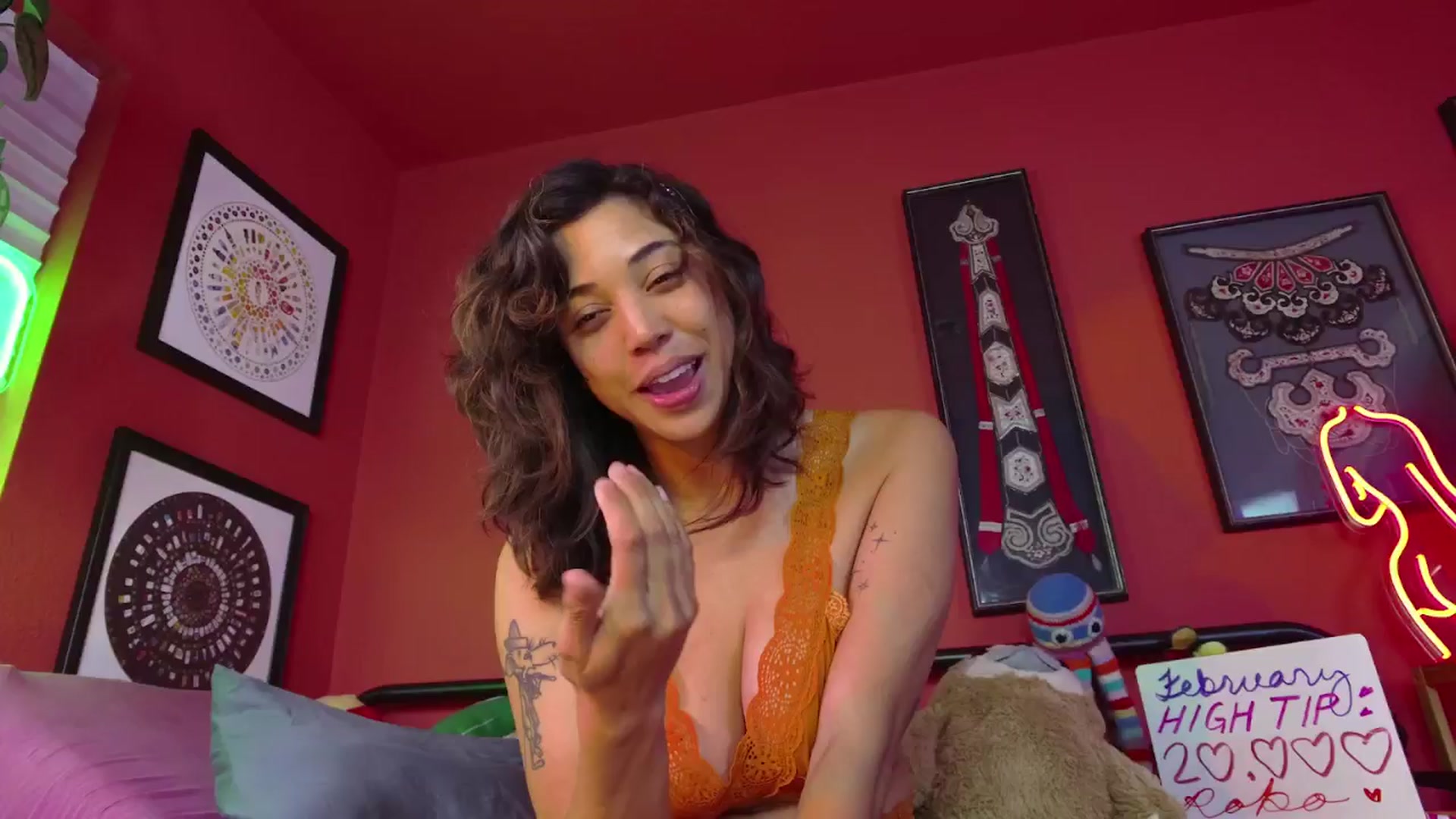 Gallery image thumbnail from KissingHigh's myfreecams stream on, 02/11/2025, 05:01 image 14 of 20