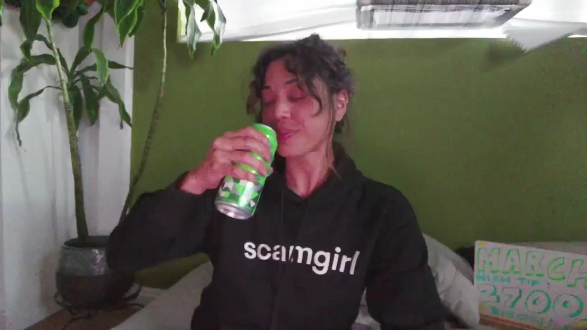 Gallery image thumbnail from KissingHigh's myfreecams stream on, 03/20/2025, 02:39 image 7 of 20