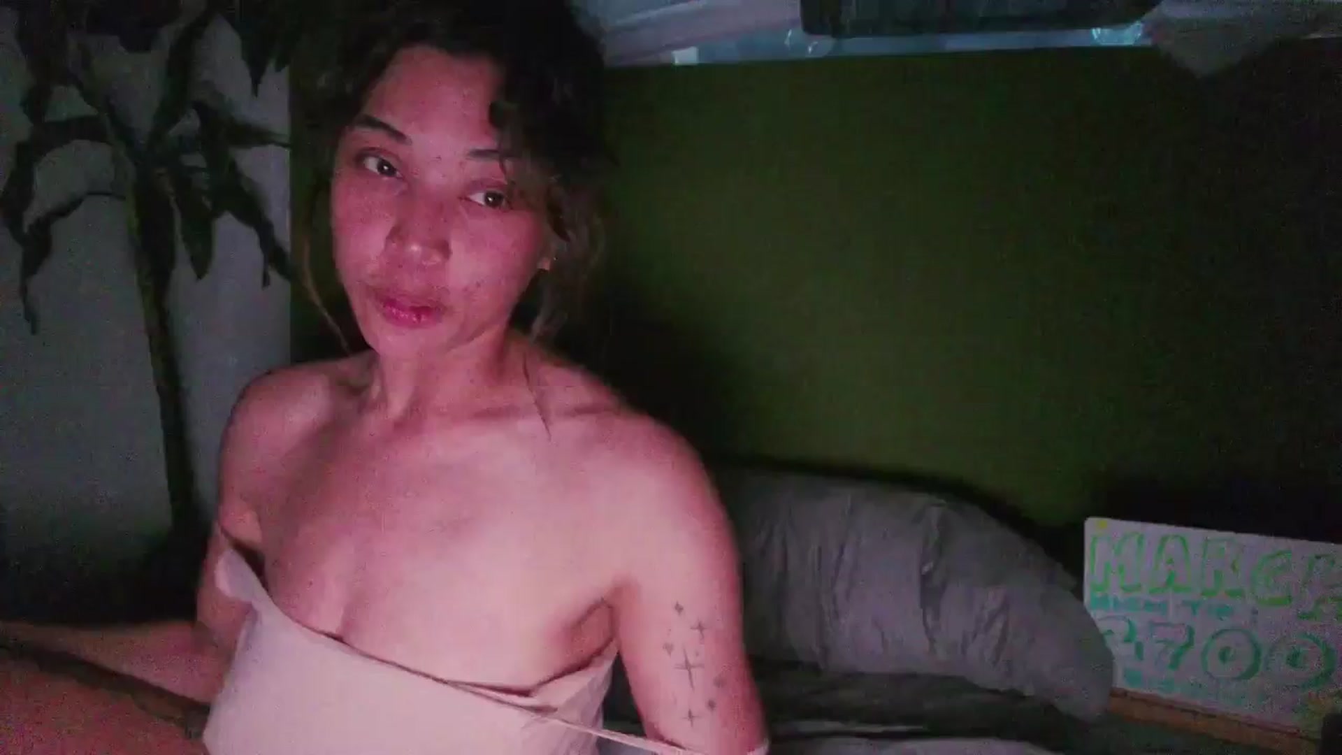 Gallery image thumbnail from KissingHigh's myfreecams stream on, 03/20/2025, 02:39 image 14 of 20