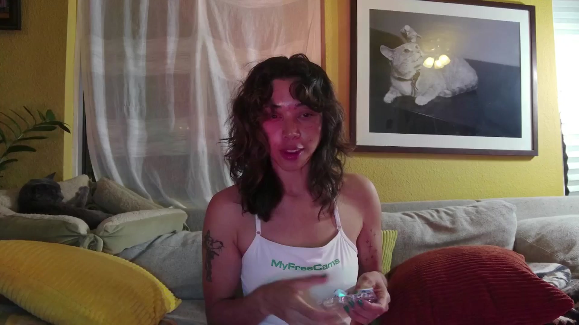 Gallery image thumbnail from KissingHigh's myfreecams stream on, 03/25/2025, 03:17 image 6 of 20