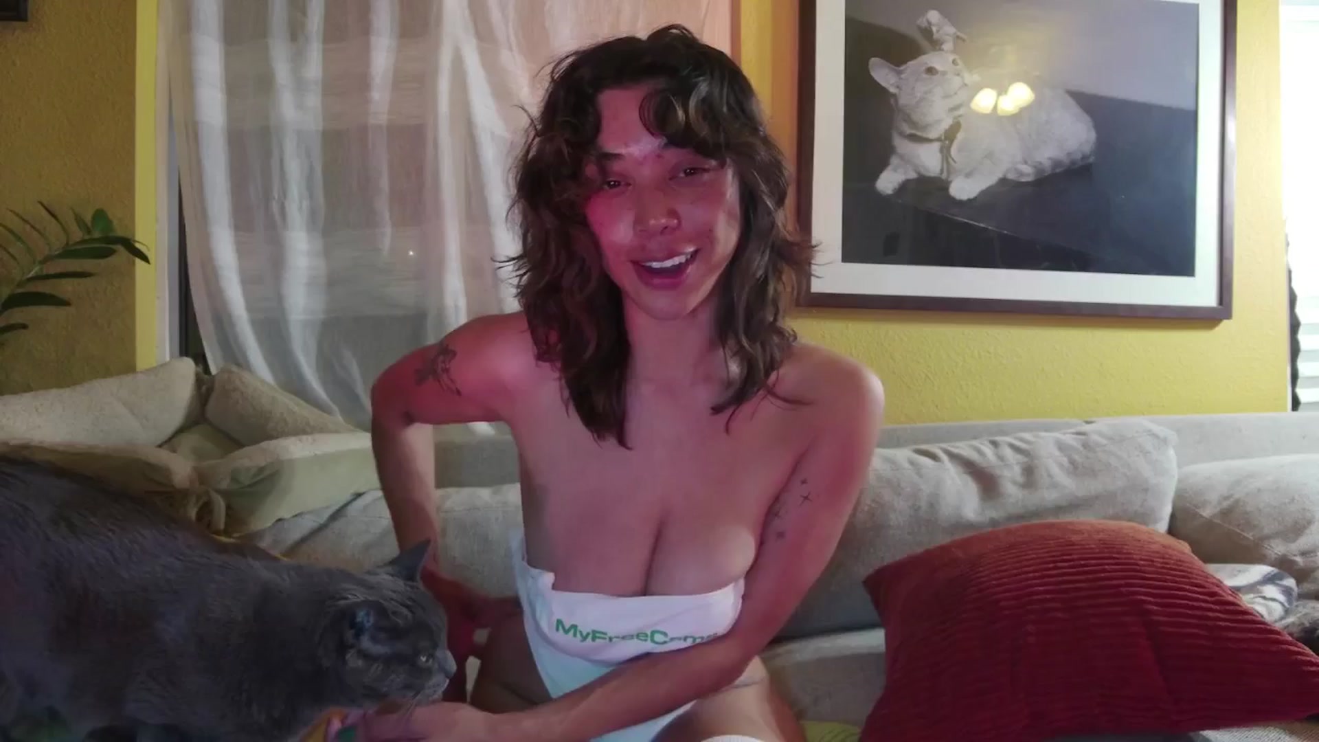 Gallery image thumbnail from KissingHigh's myfreecams stream on, 03/25/2025, 03:17 image 20 of 20