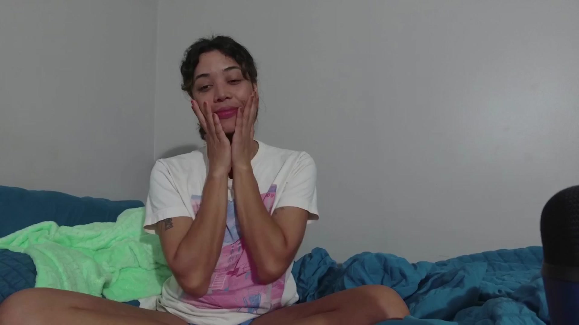 Gallery image thumbnail from KissingHigh's myfreecams stream on, 03/29/2025, 23:43 image 16 of 20