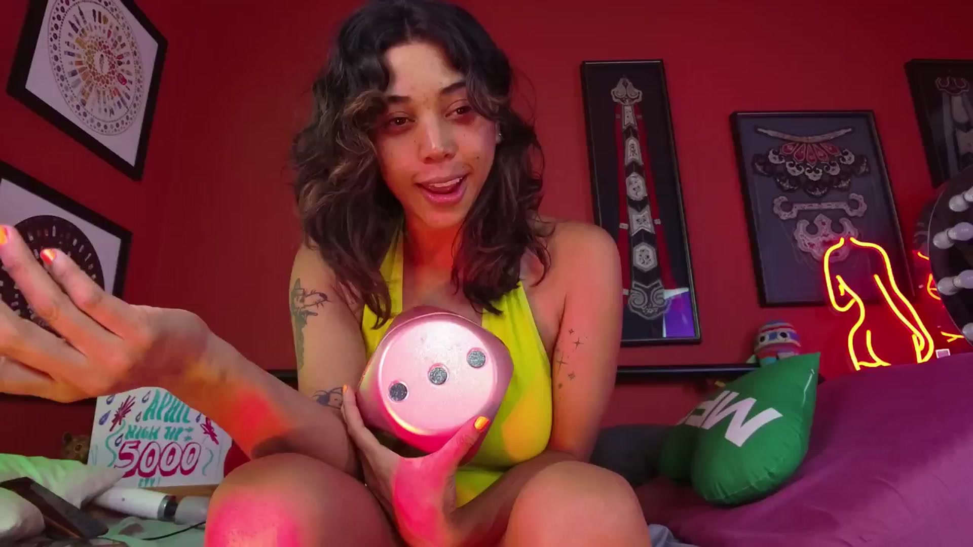Gallery image thumbnail from KissingHigh's myfreecams stream on, 04/25/2025, 04:09 image 9 of 20