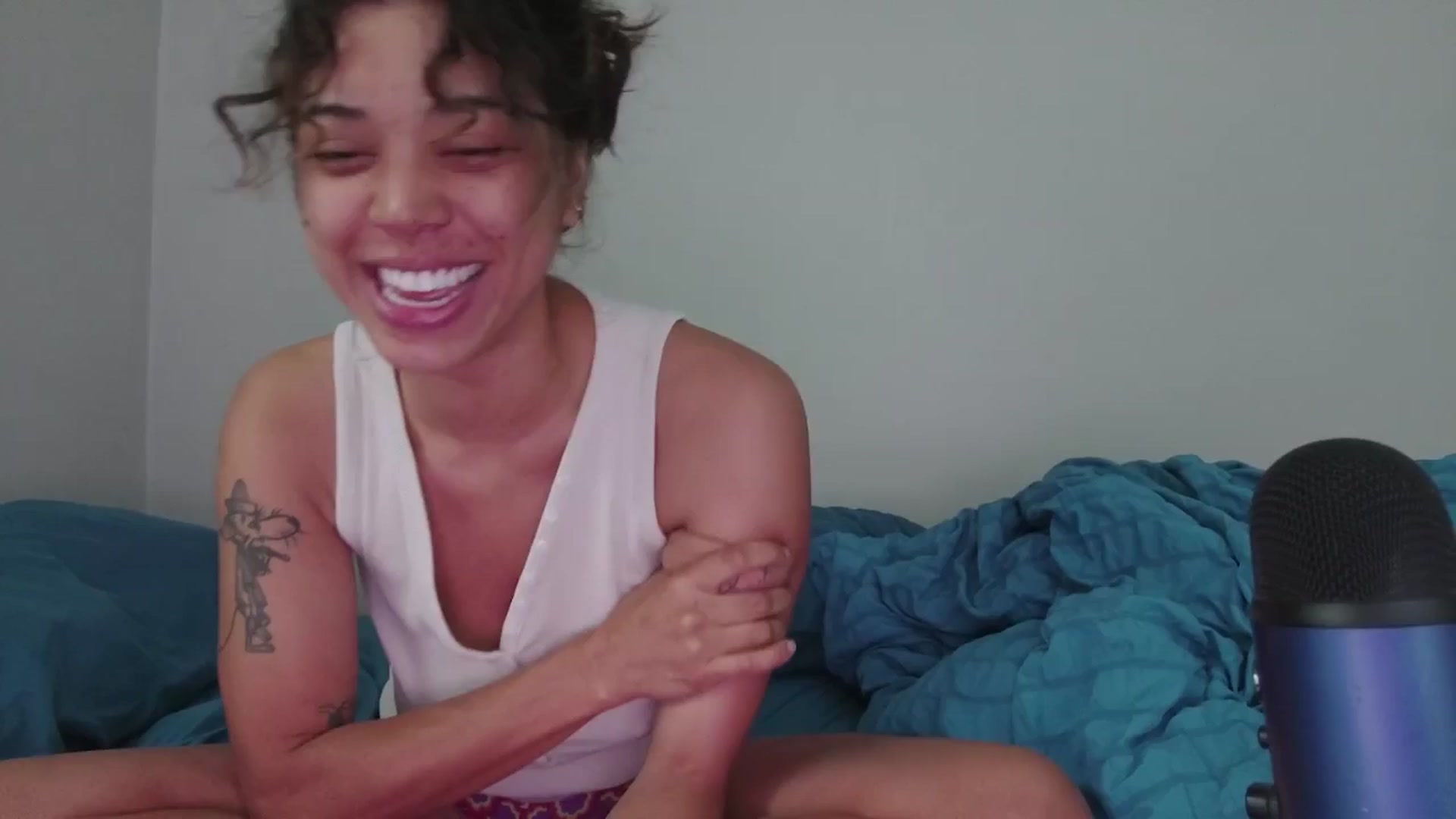 Gallery image thumbnail from KissingHigh's myfreecams stream on, 05/04/2025, 17:58 image 3 of 20