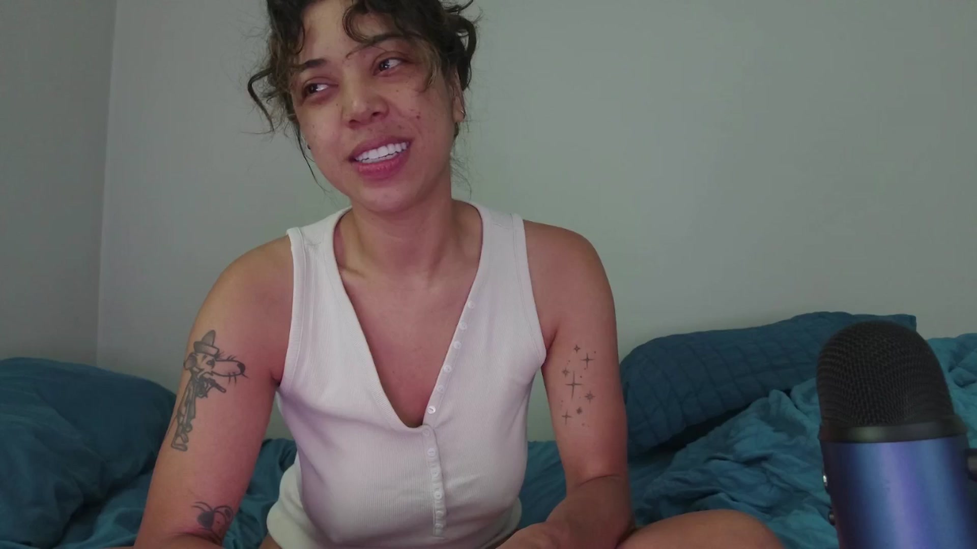 Gallery image thumbnail from KissingHigh's myfreecams stream on, 05/04/2025, 17:58 image 6 of 20