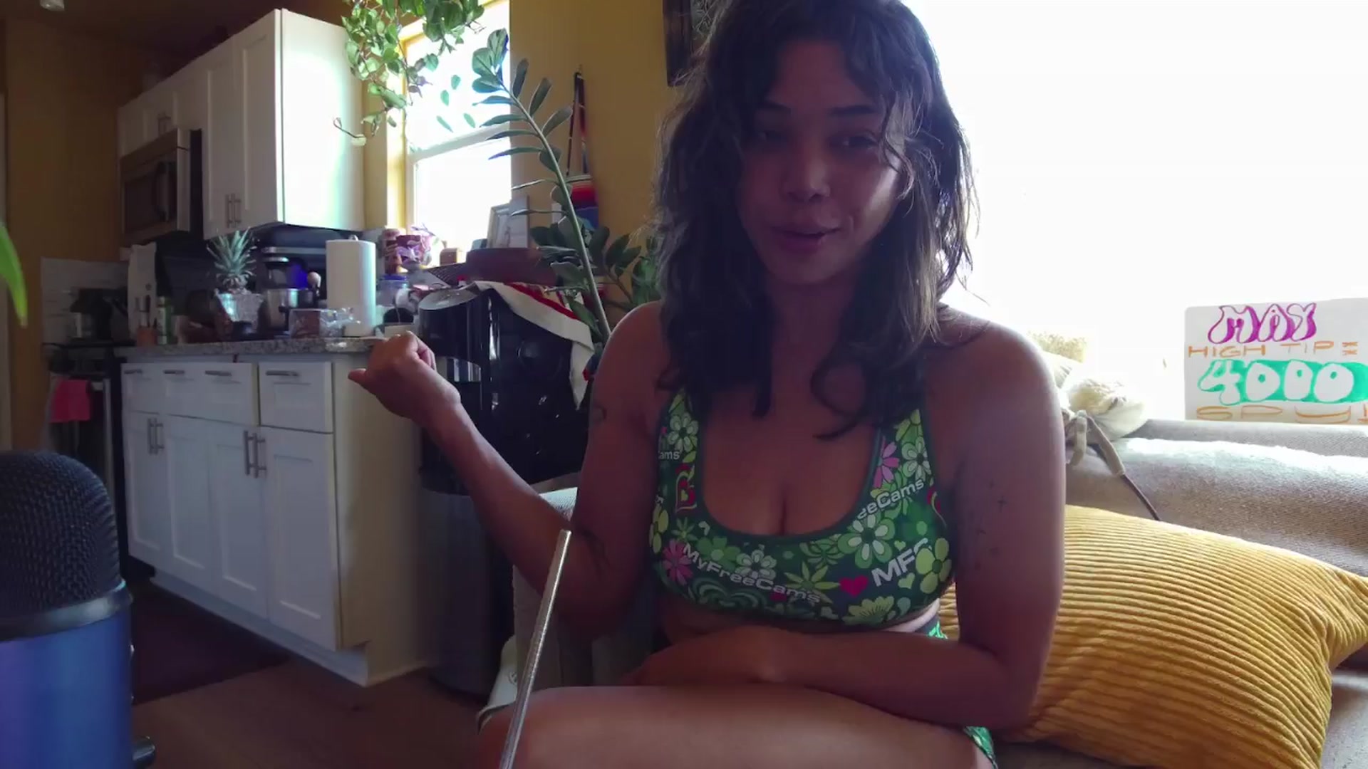 Gallery image thumbnail from KissingHigh's myfreecams stream on, 05/25/2025, 17:56 image 9 of 20