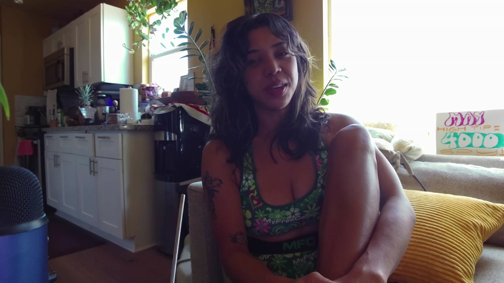 Gallery image thumbnail from KissingHigh's myfreecams stream on, 05/25/2025, 17:56 image 11 of 20