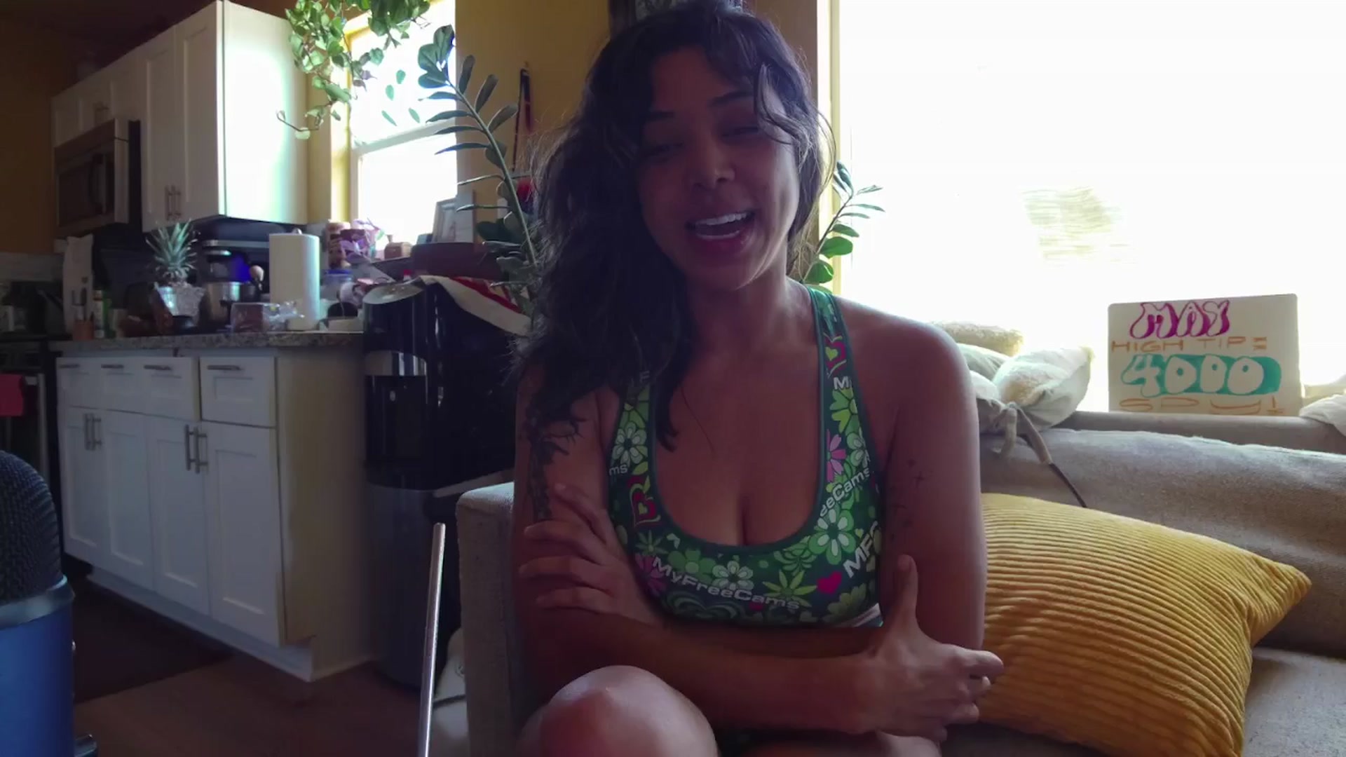 Gallery image thumbnail from KissingHigh's myfreecams stream on, 05/25/2025, 17:56 image 17 of 20