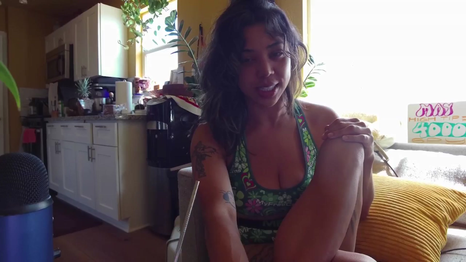 Gallery image thumbnail from KissingHigh's myfreecams stream on, 05/25/2025, 17:56 image 6 of 20