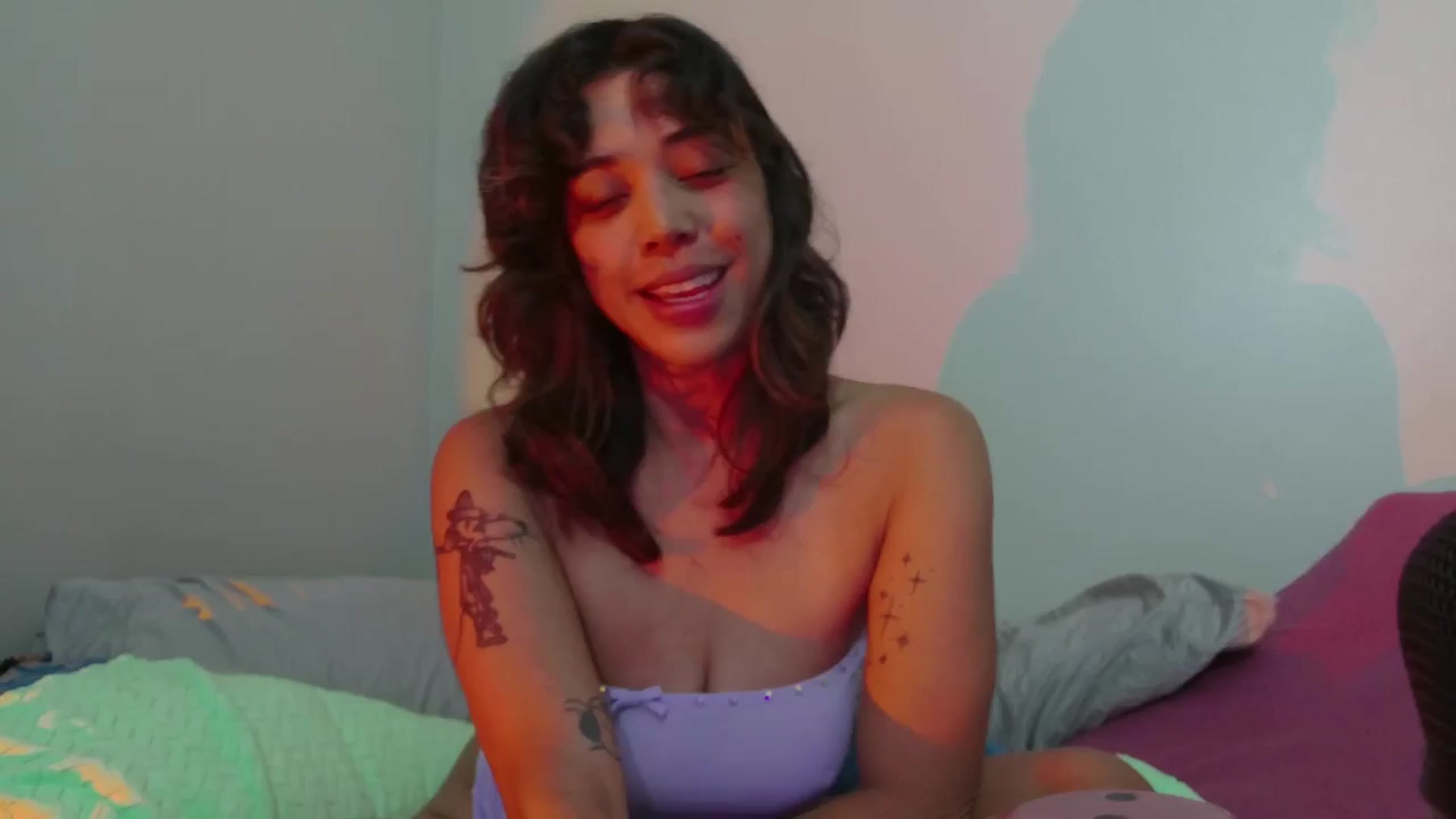 Gallery image thumbnail from KissingHigh's myfreecams stream on, 06/13/2025, 02:56 image 16 of 20