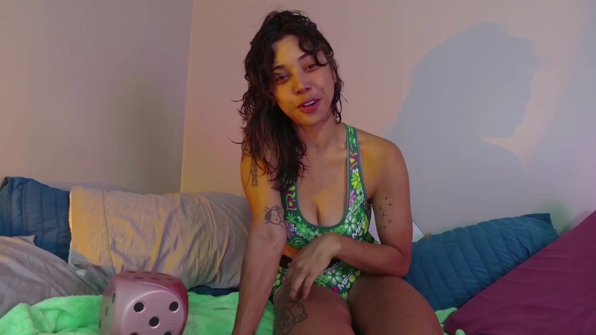 Gallery image thumbnail from KissingHigh's myfreecams stream on, 06/14/2025, 24:01 image 5 of 20