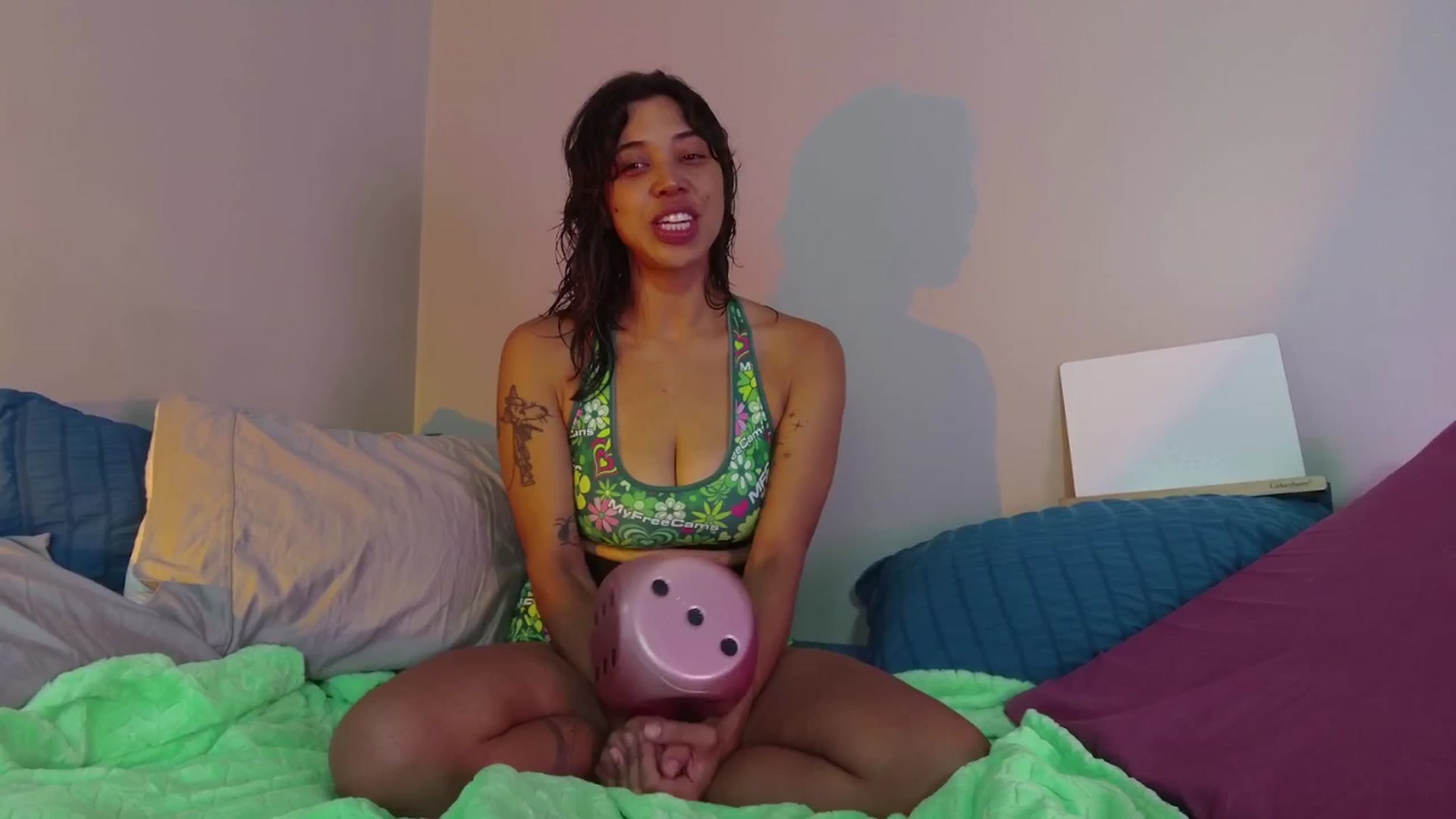 Gallery image thumbnail from KissingHigh's myfreecams stream on, 06/14/2025, 24:01 image 1 of 20