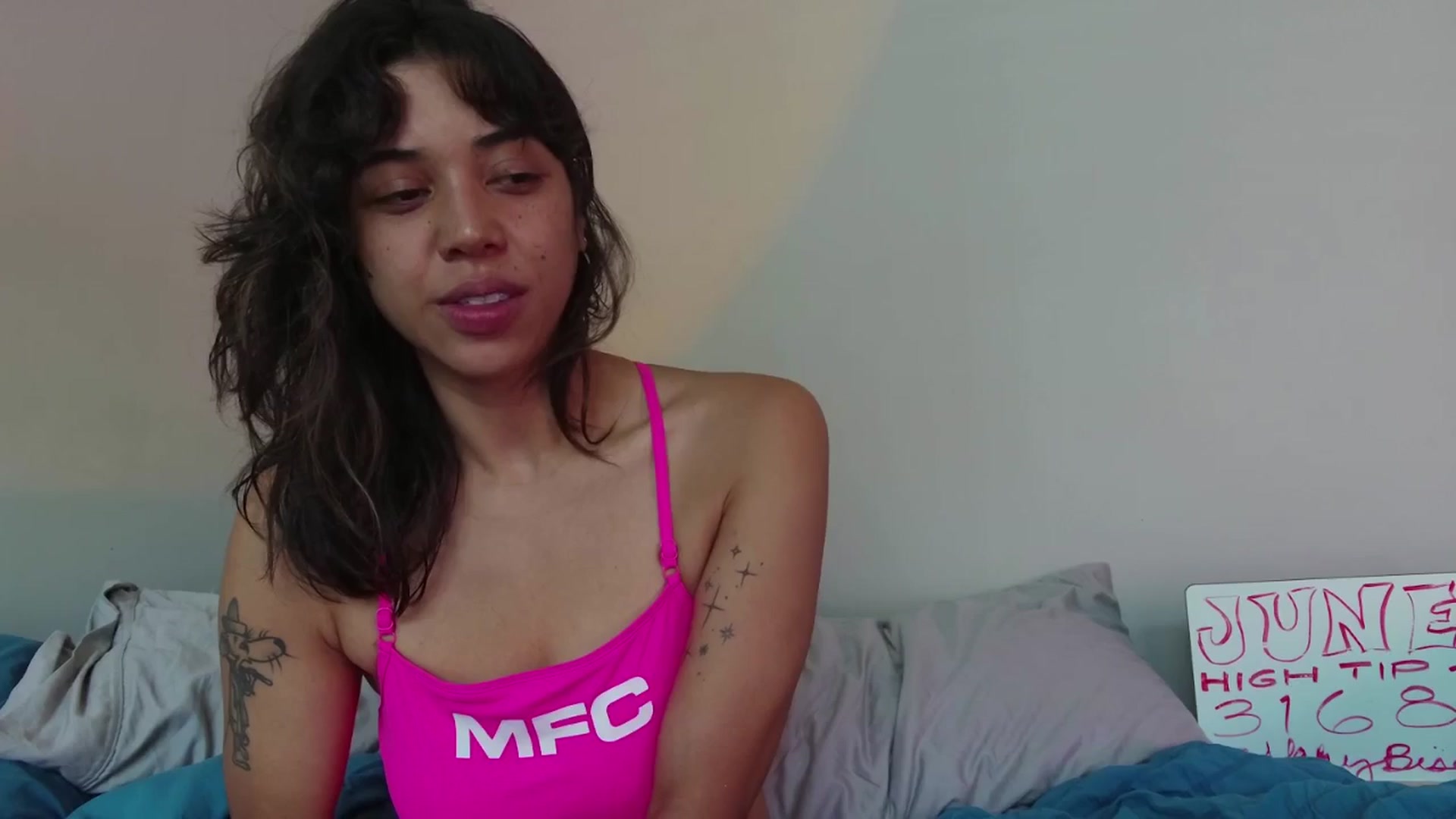 Gallery image thumbnail from KissingHigh's myfreecams stream on, 06/26/2025, 17:10 image 4 of 20