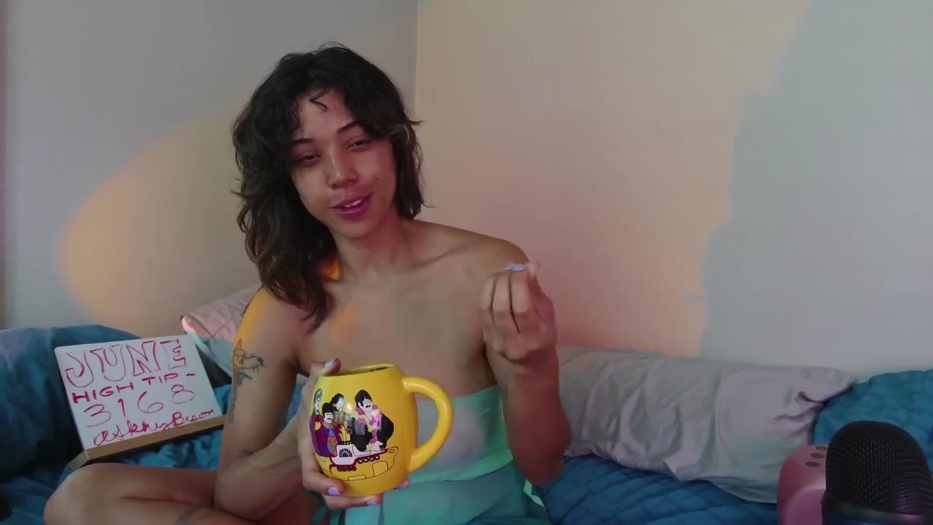 Gallery image thumbnail from KissingHigh's myfreecams stream on, 06/29/2025, 18:47 image 2 of 20