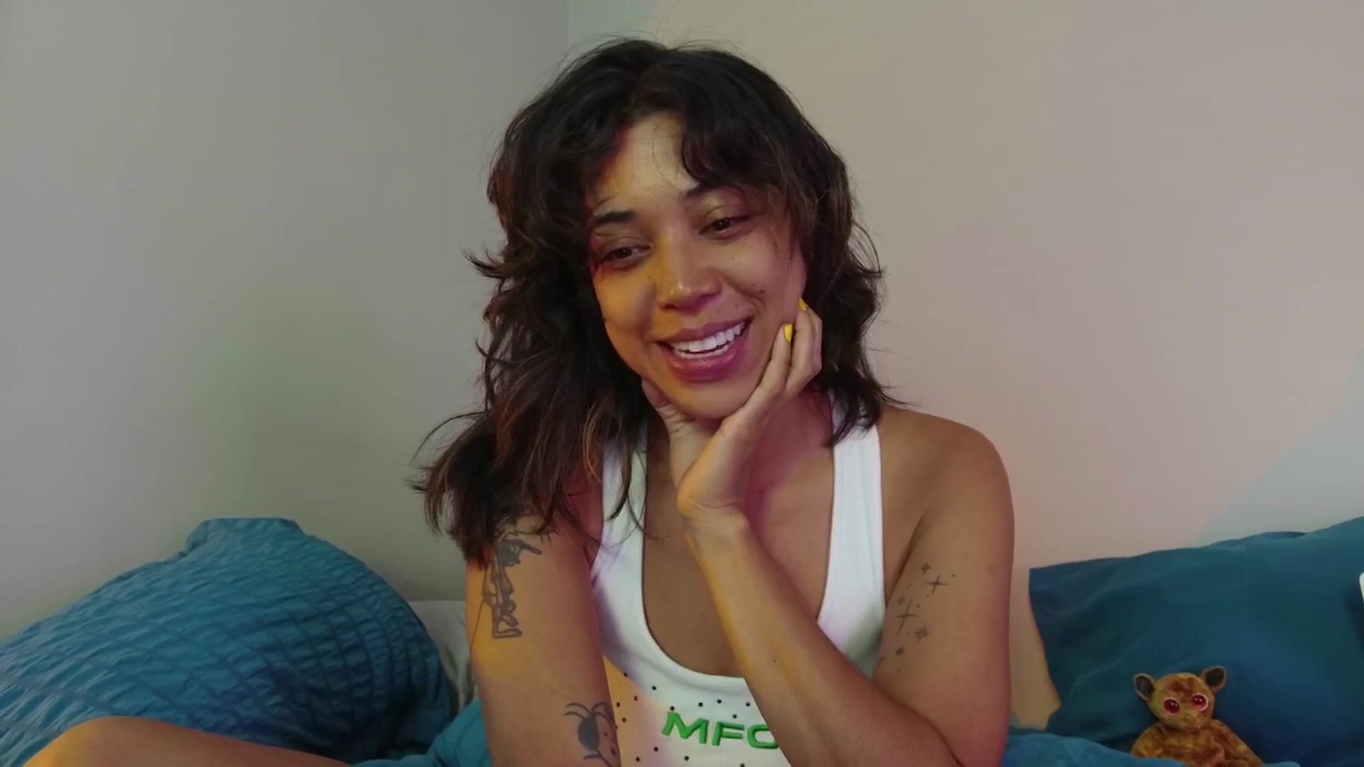 Gallery image thumbnail from KissingHigh's myfreecams stream on, 07/06/2025, 16:45 image 16 of 20
