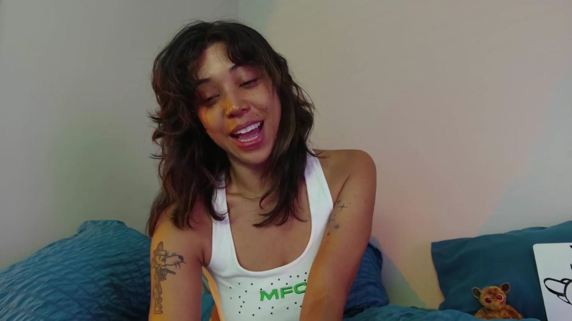 Gallery image thumbnail from KissingHigh's myfreecams stream on, 07/06/2025, 16:45 image 13 of 20
