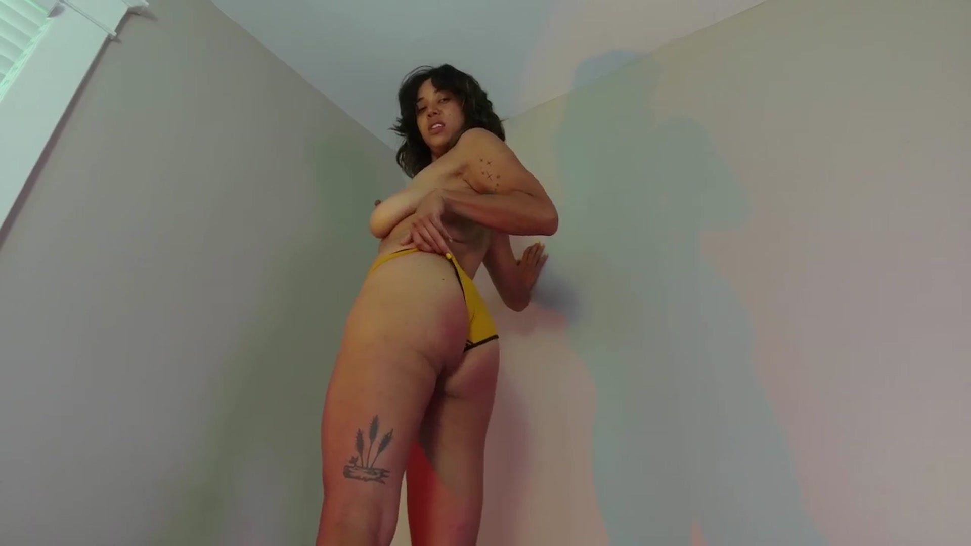 Gallery image thumbnail from KissingHigh's myfreecams stream on, 07/06/2025, 17:44 image 9 of 20