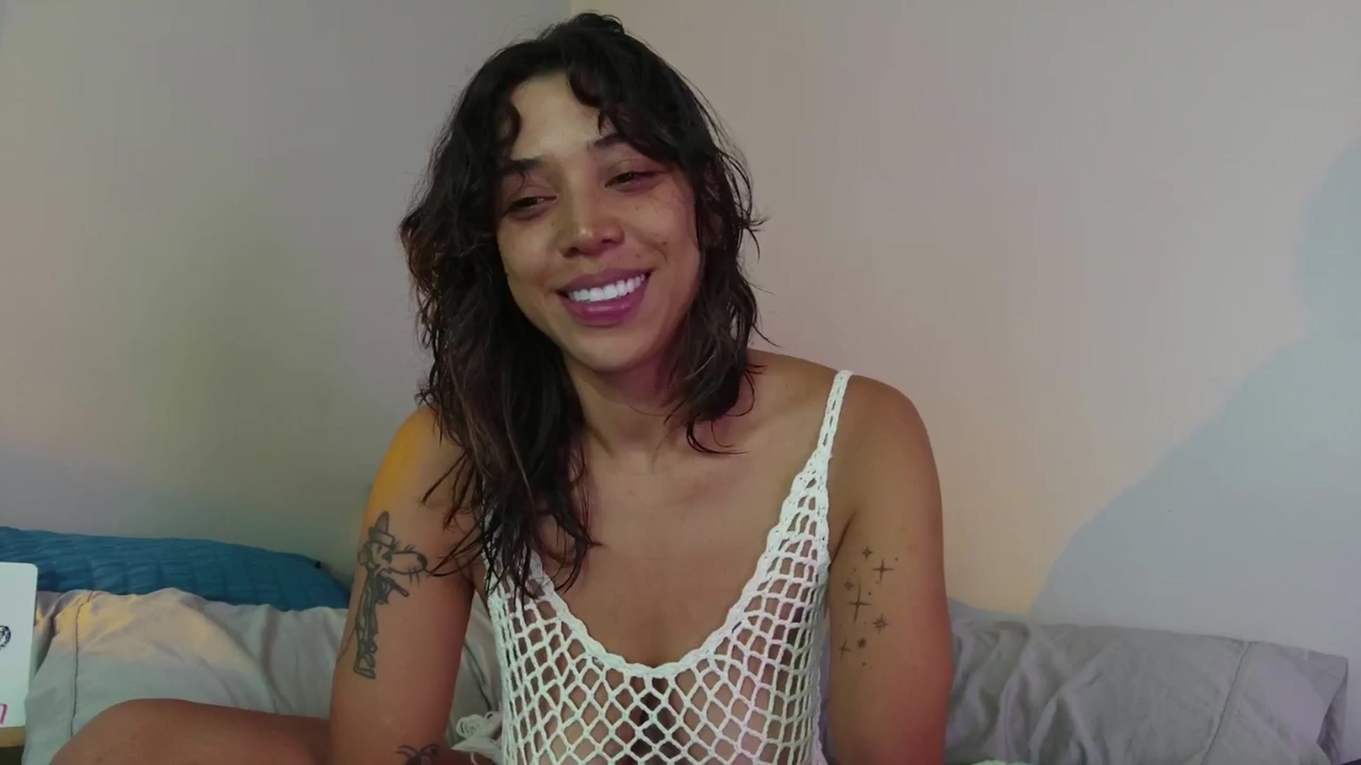 Gallery image thumbnail from KissingHigh's myfreecams stream on, 07/17/2025, 22:55 image 4 of 20