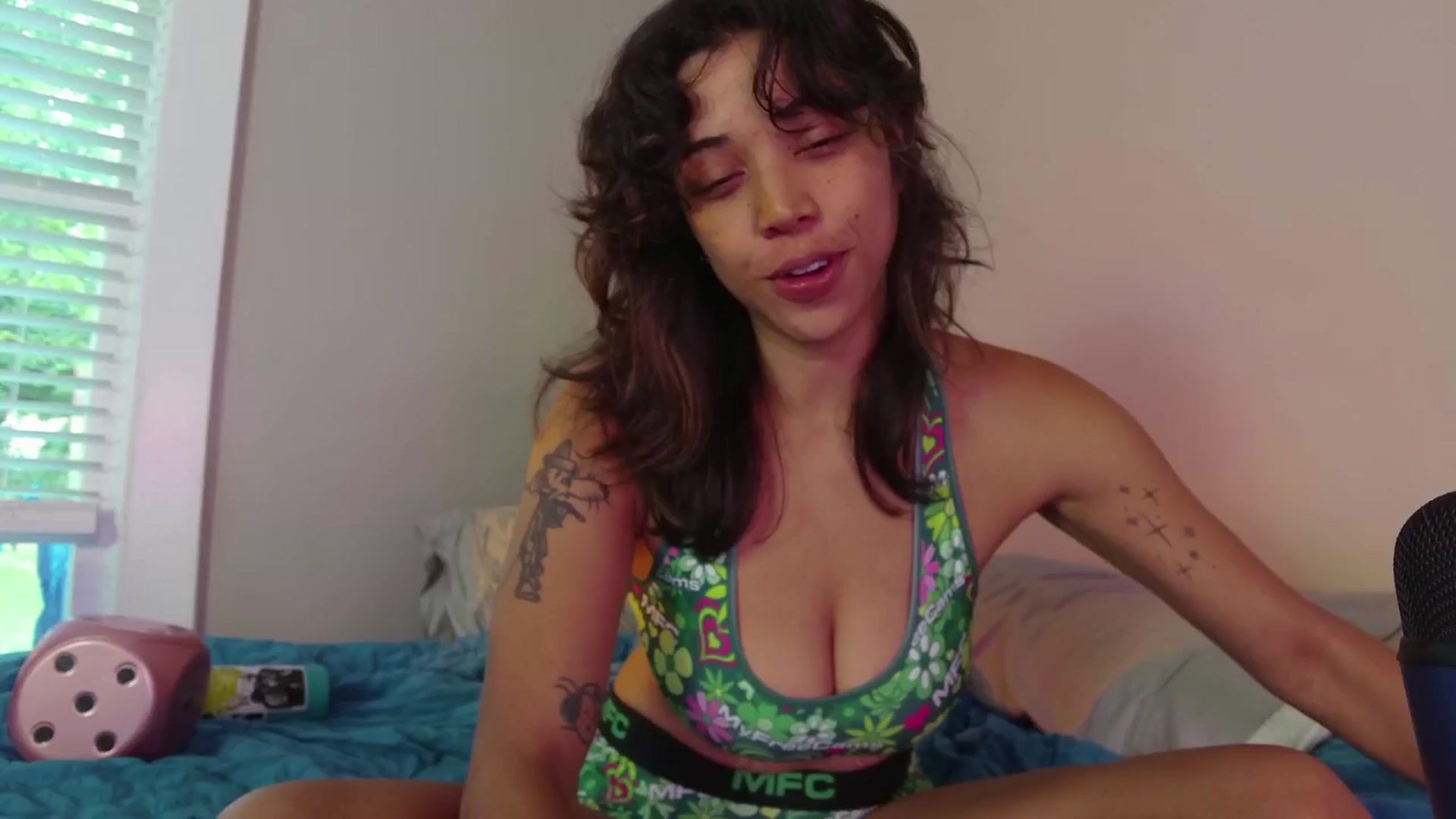 Gallery image thumbnail from KissingHigh's myfreecams stream on, 07/20/2025, 17:53 image 11 of 20