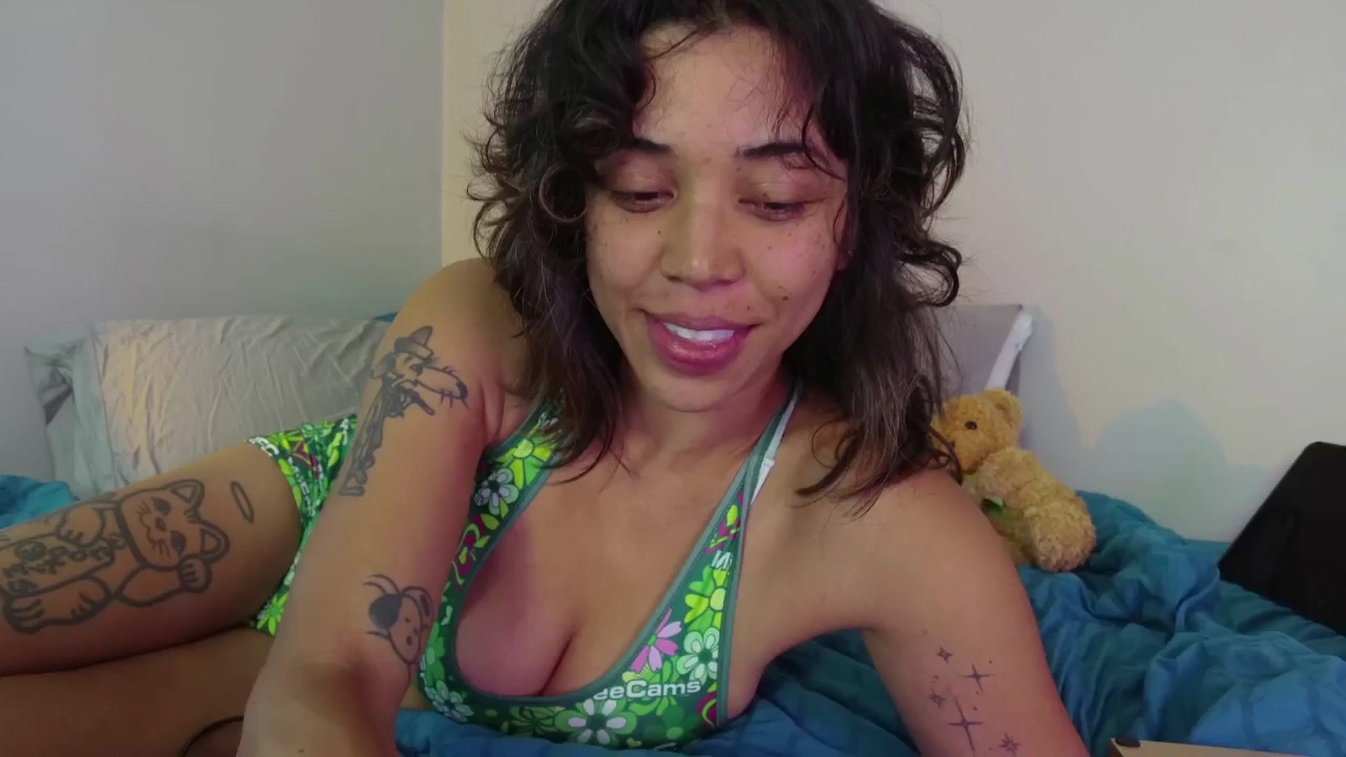 Gallery image thumbnail from KissingHigh's myfreecams stream on, 07/20/2025, 17:53 image 1 of 20