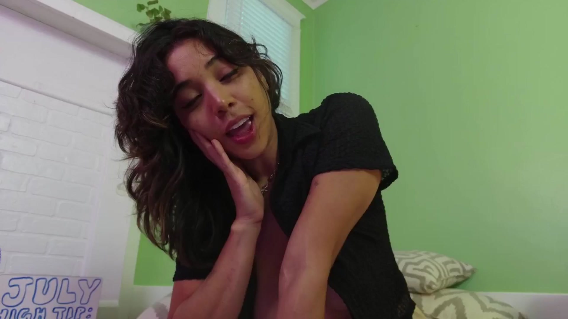 Gallery image thumbnail from KissingHigh's myfreecams stream on, 08/01/2025, 01:52 image 1 of 20