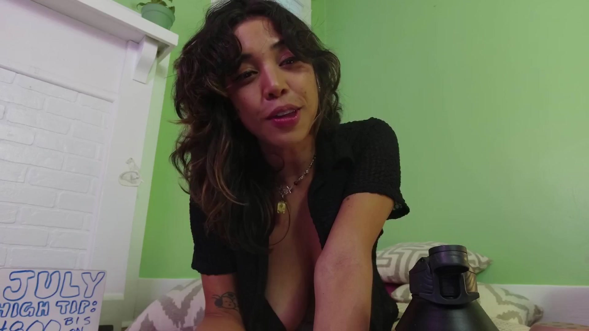 Gallery image thumbnail from KissingHigh's myfreecams stream on, 08/01/2025, 01:52 image 3 of 20