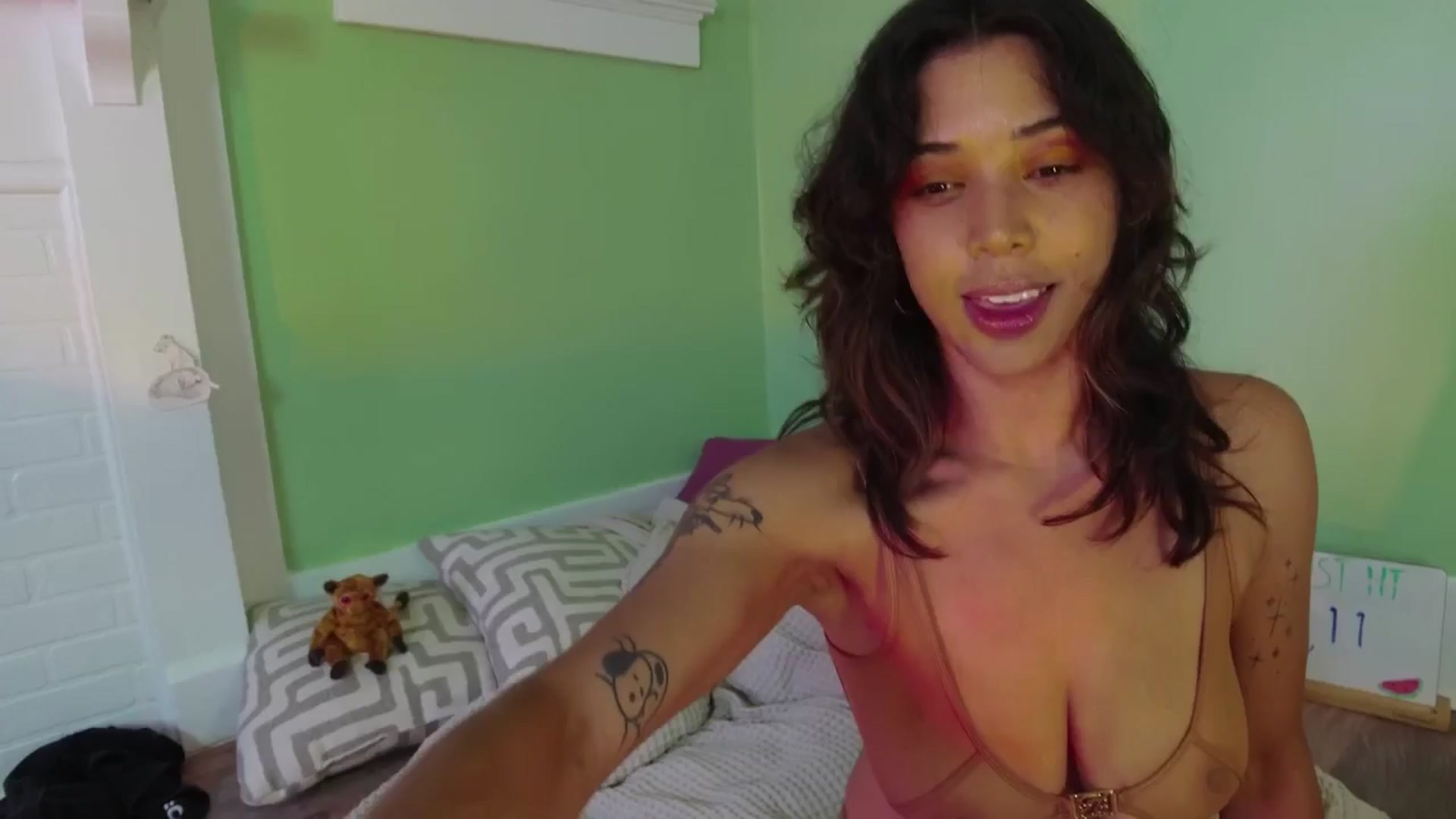 Gallery image thumbnail from KissingHigh's myfreecams stream on, 08/10/2025, 03:05 image 6 of 20