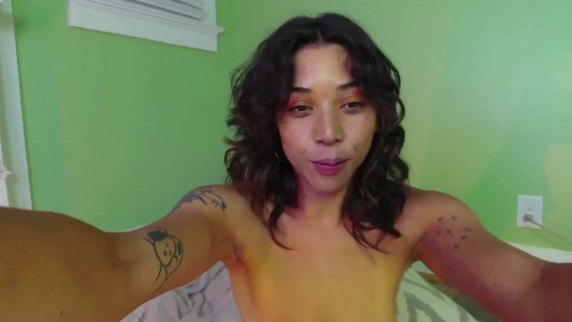 Gallery image thumbnail from KissingHigh's myfreecams stream on, 08/10/2025, 03:42 image 18 of 20