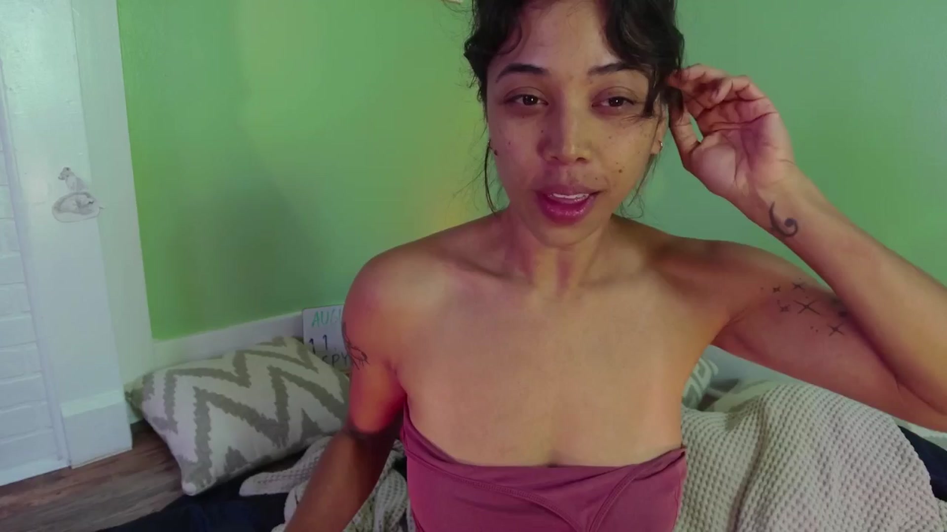 Gallery image thumbnail from KissingHigh's myfreecams stream on, 08/28/2025, 02:13 image 14 of 20