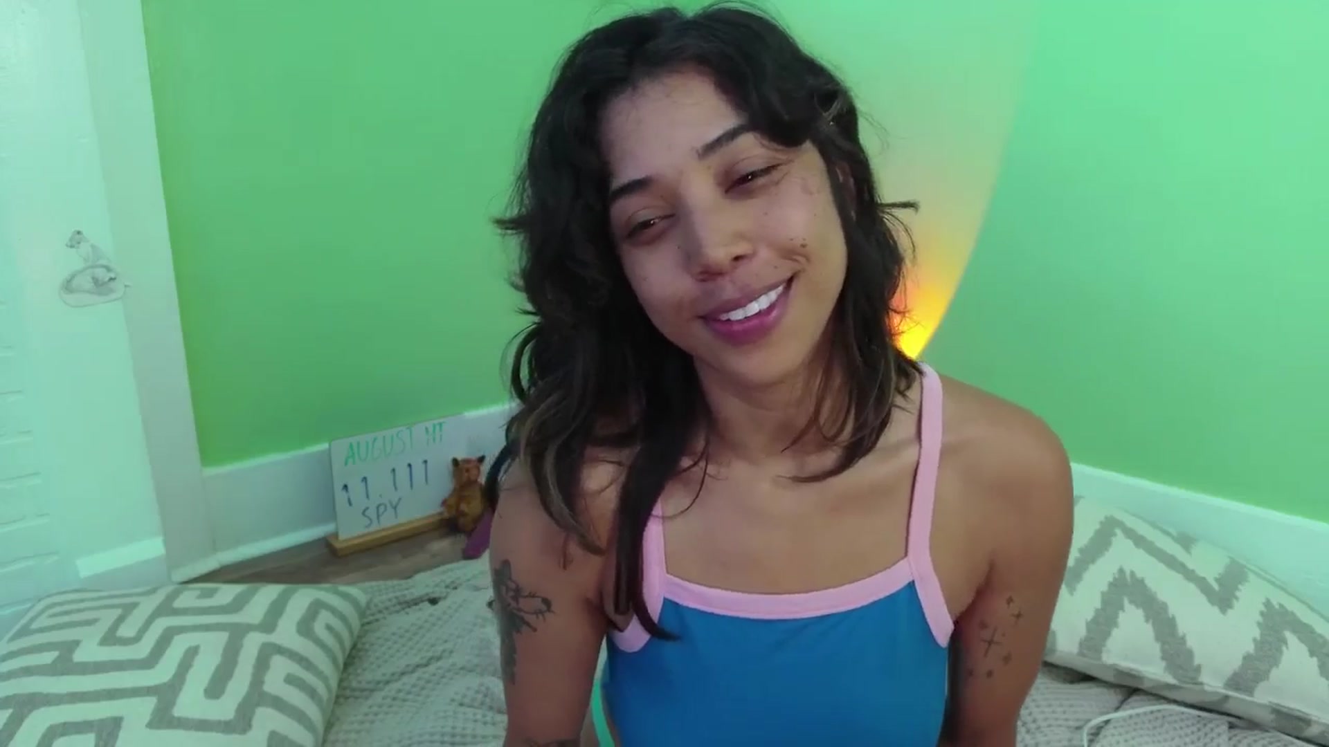 Gallery image thumbnail from KissingHigh's myfreecams stream on, 08/31/2025, 17:02 image 12 of 20