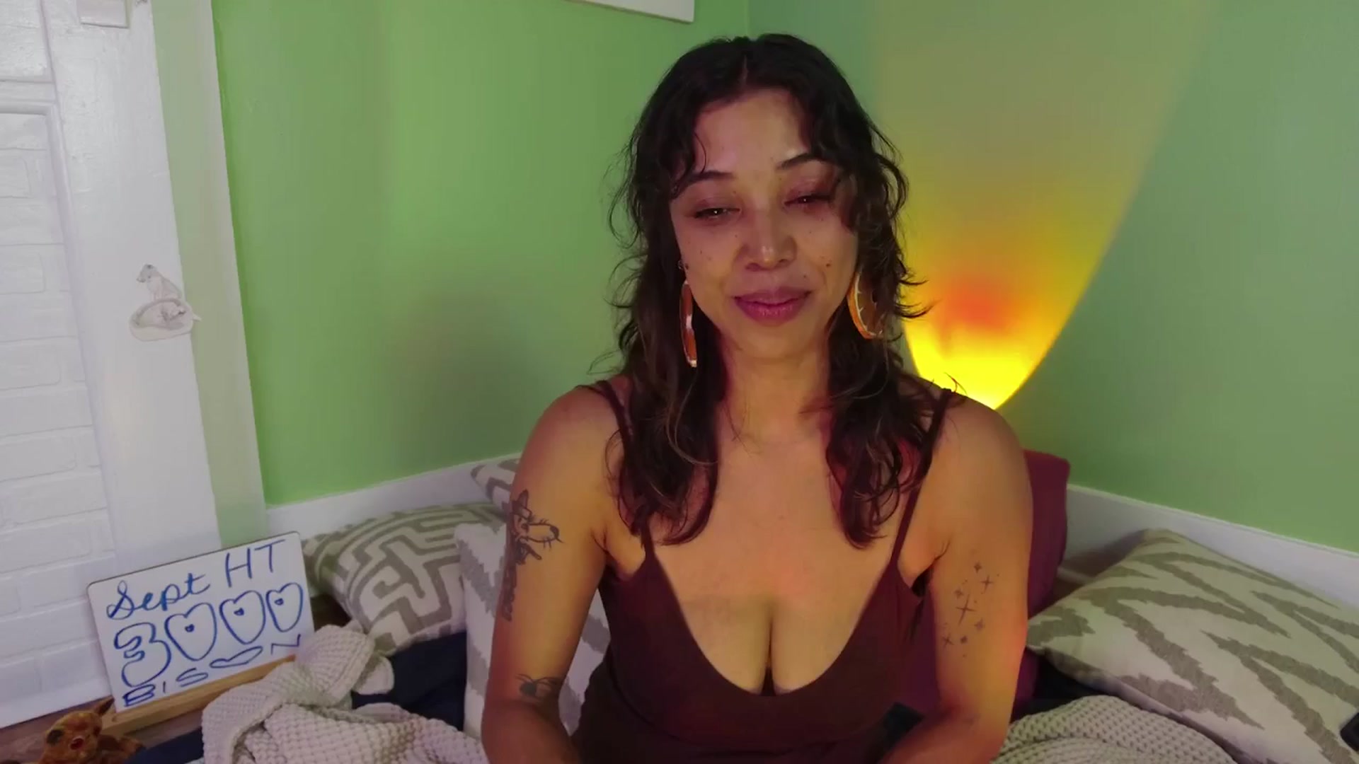 Gallery image thumbnail from KissingHigh's myfreecams stream on, 09/16/2025, 02:33 image 16 of 20