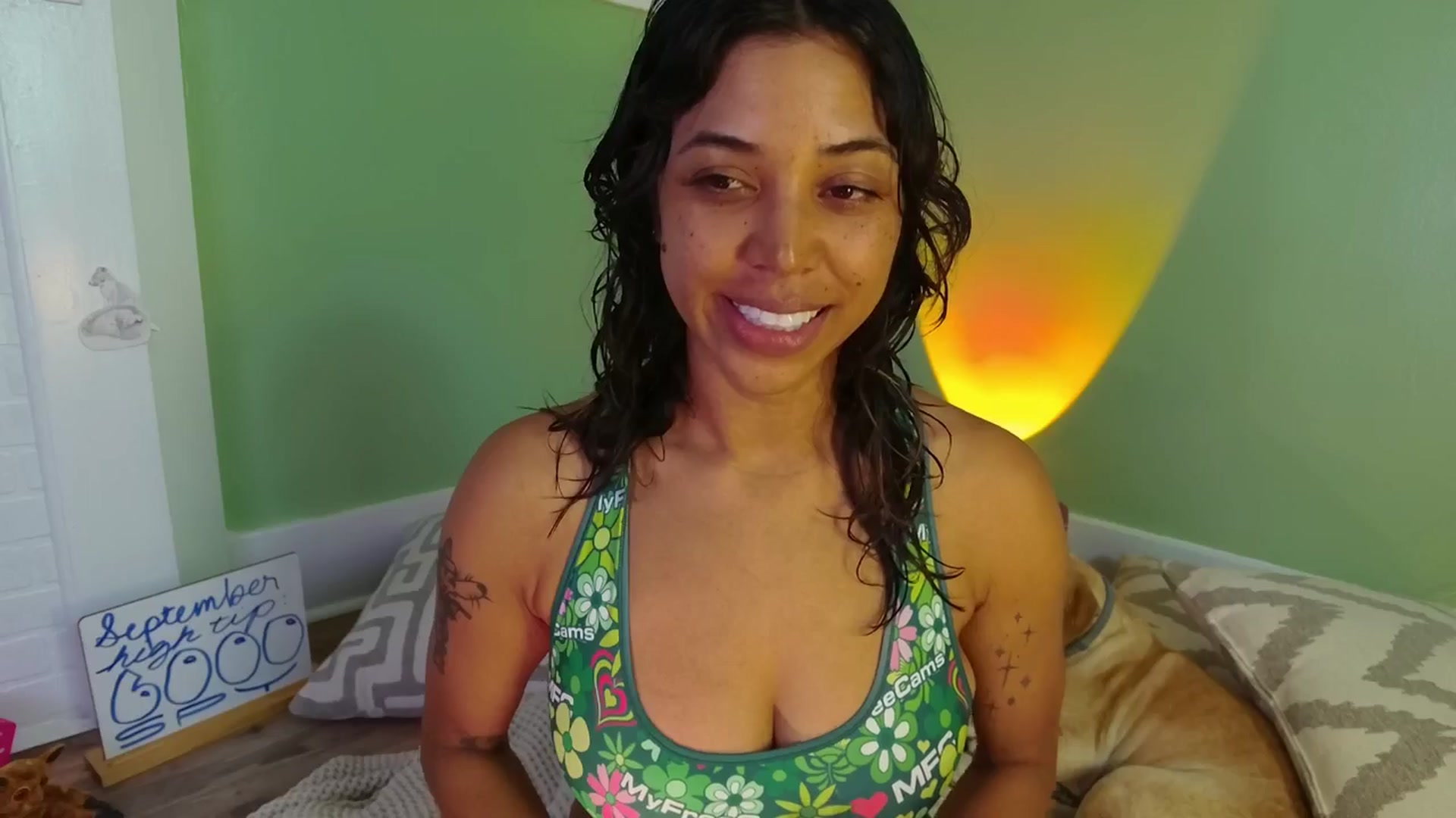 Gallery image thumbnail from KissingHigh's myfreecams stream on, 09/26/2025, 01:37 image 10 of 20