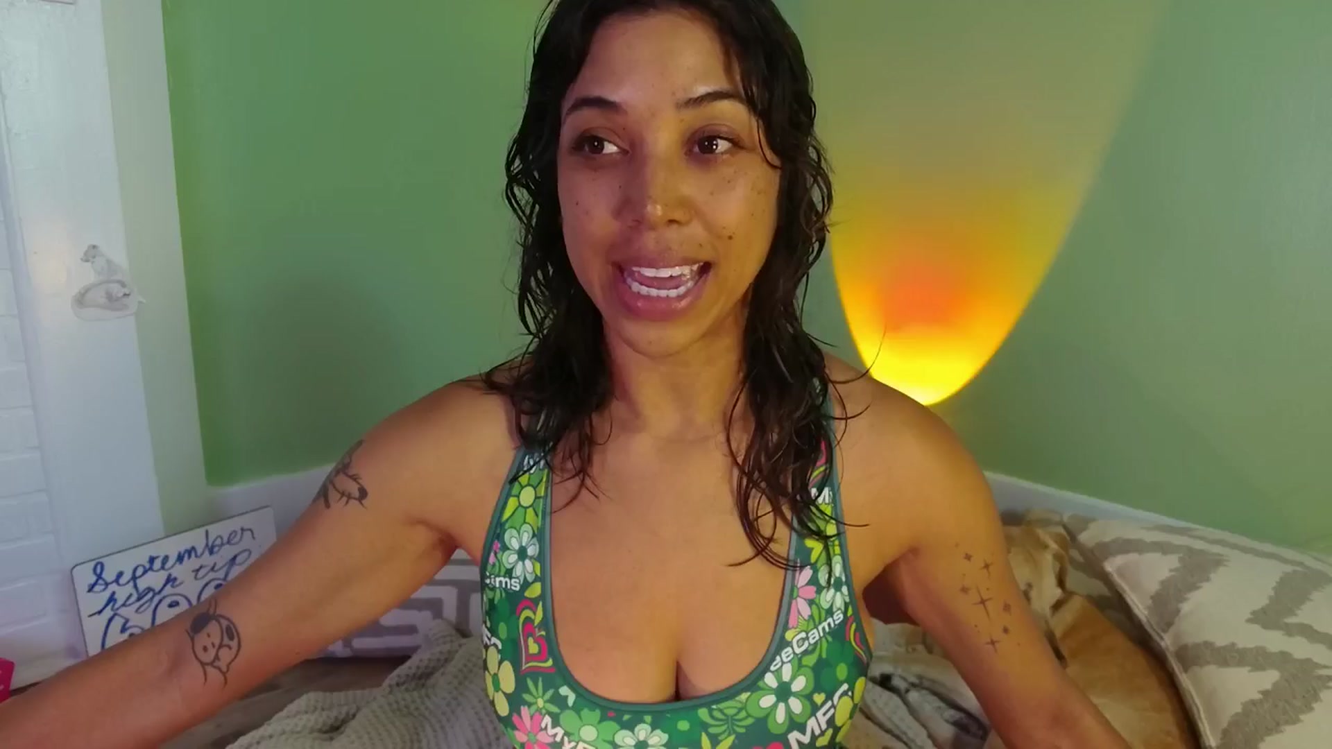 Gallery image thumbnail from KissingHigh's myfreecams stream on, 09/26/2025, 01:37 image 11 of 20
