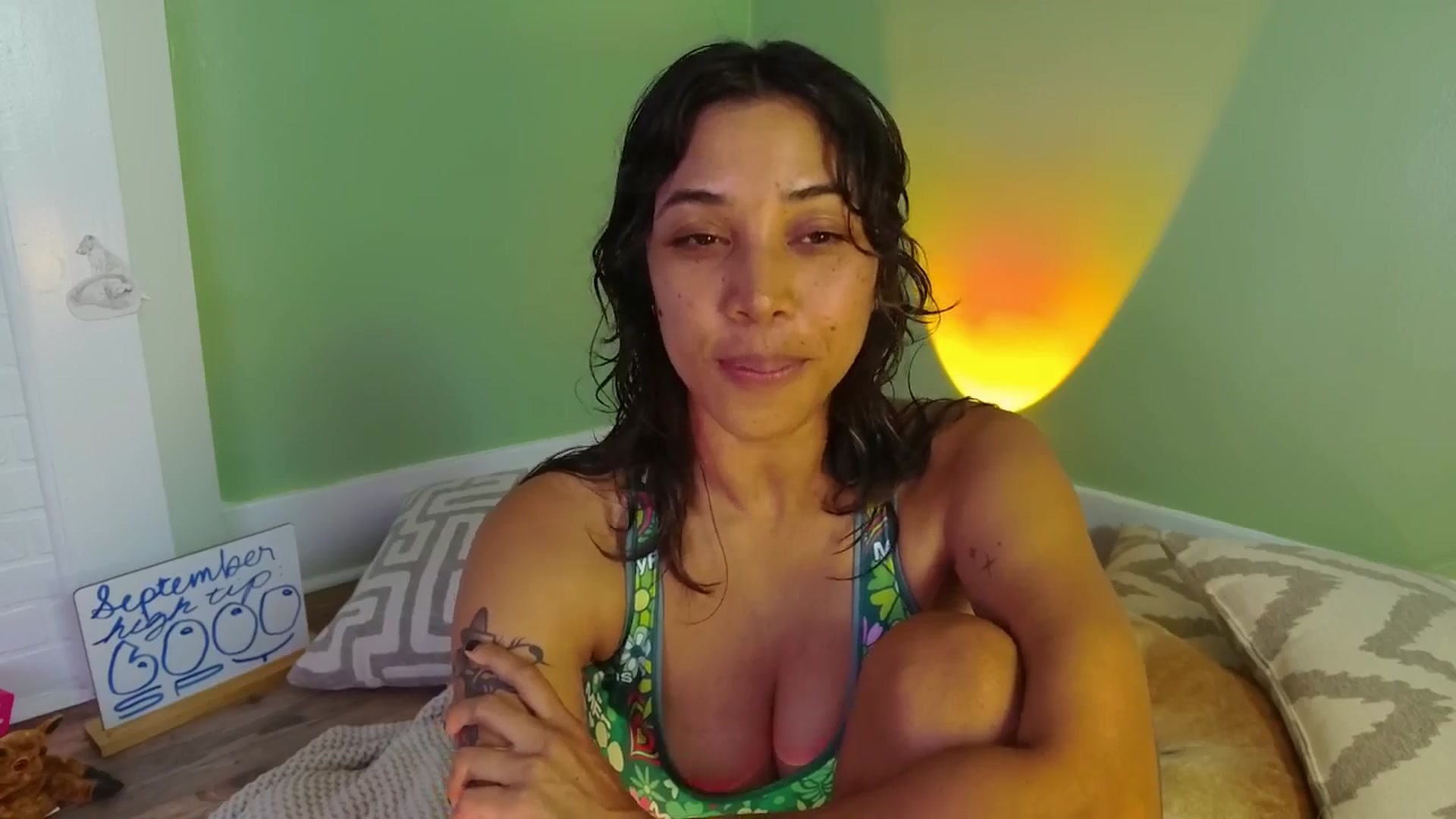 Gallery image thumbnail from KissingHigh's myfreecams stream on, 09/26/2025, 01:37 image 18 of 20