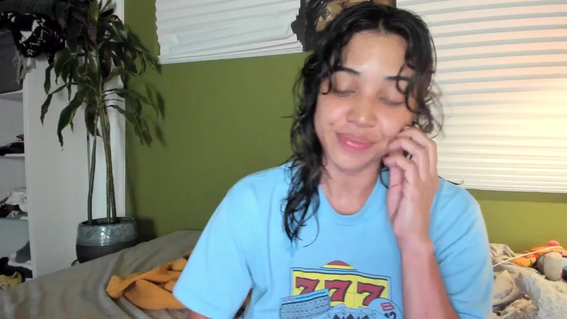 Gallery image thumbnail from KissingHigh's myfreecams stream on, 10/14/2025, 01:56 image 6 of 20