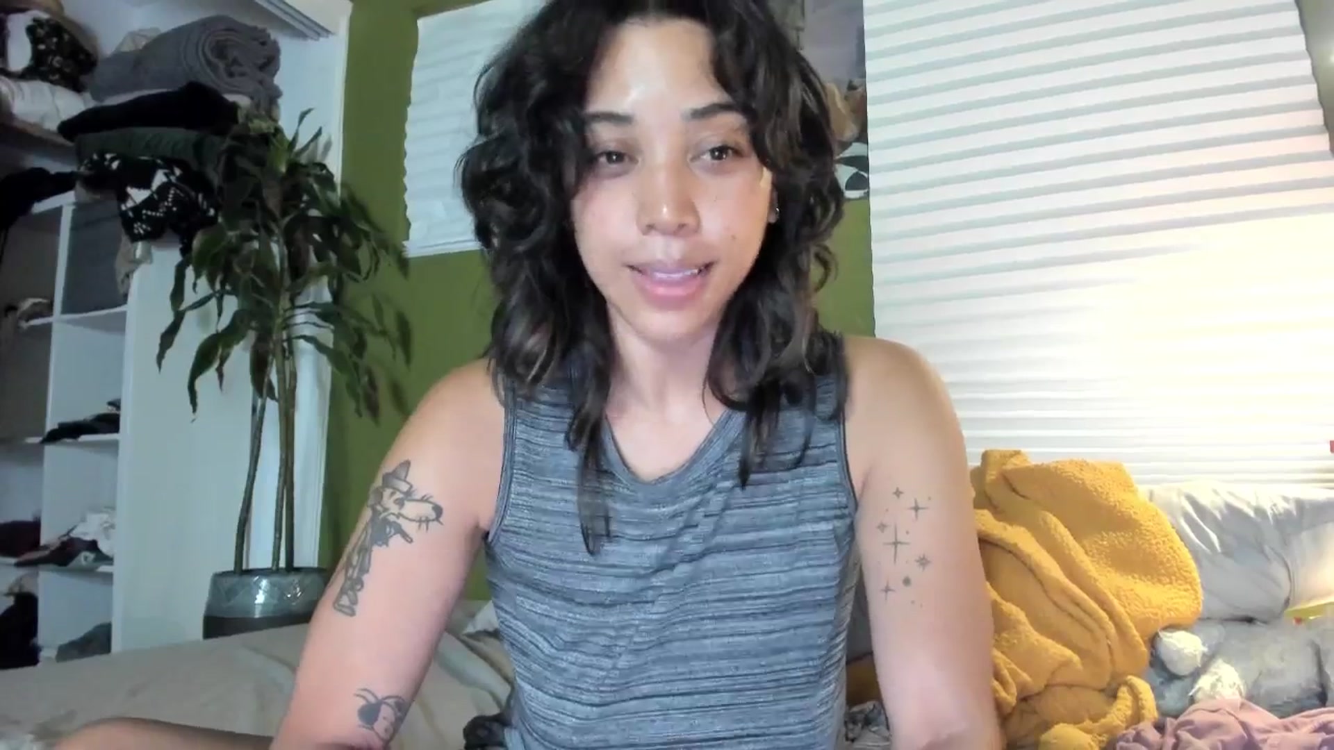 Gallery image thumbnail from KissingHigh's myfreecams stream on, 10/17/2025, 02:19 image 9 of 20