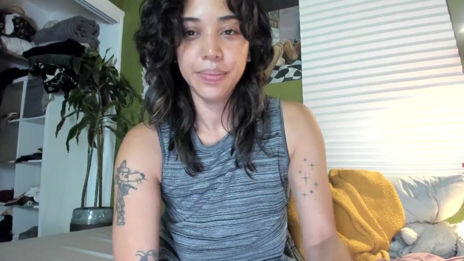 Gallery image thumbnail from KissingHigh's myfreecams stream on, 10/17/2025, 02:19 image 10 of 20