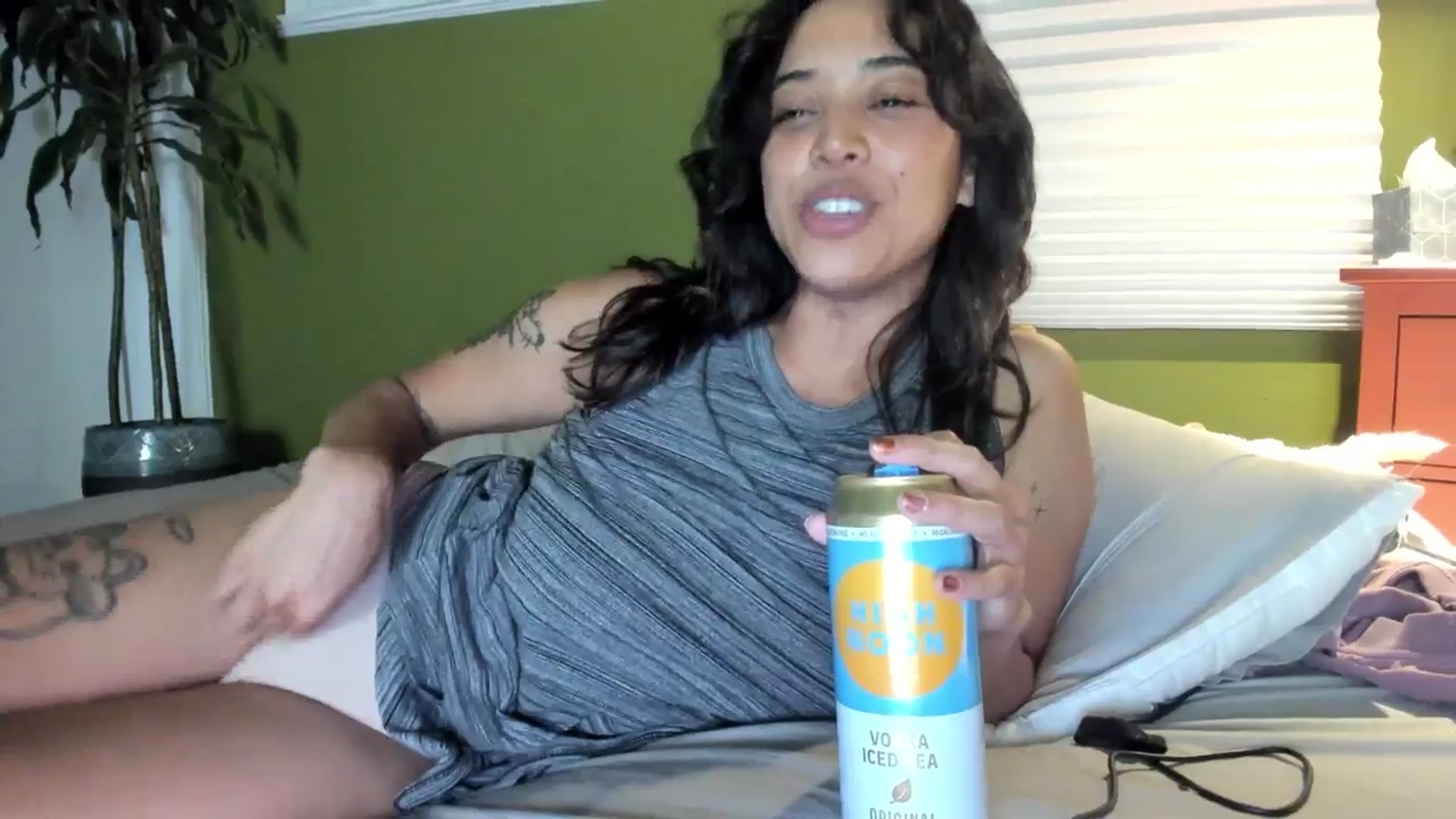 Gallery image thumbnail from KissingHigh's myfreecams stream on, 10/17/2025, 02:19 image 15 of 20