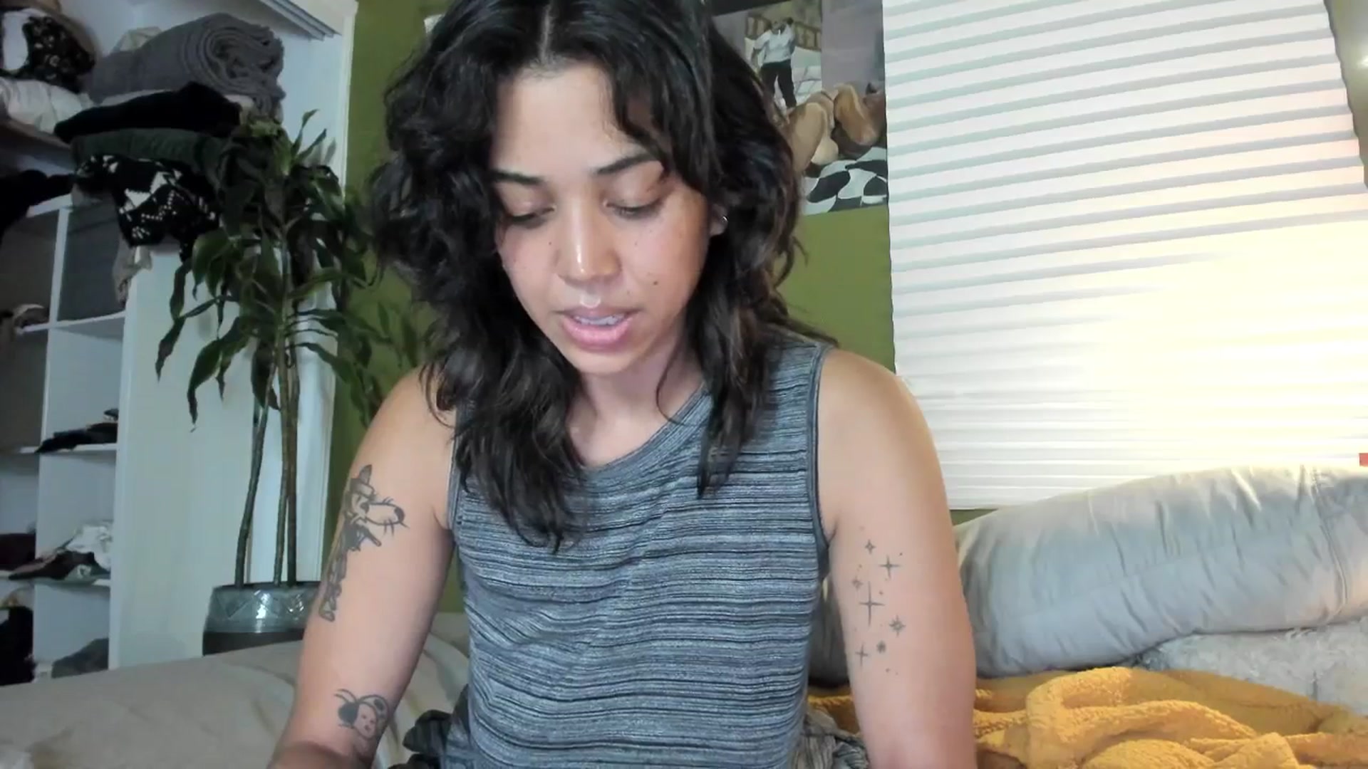 Gallery image thumbnail from KissingHigh's myfreecams stream on, 10/17/2025, 02:19 image 7 of 20