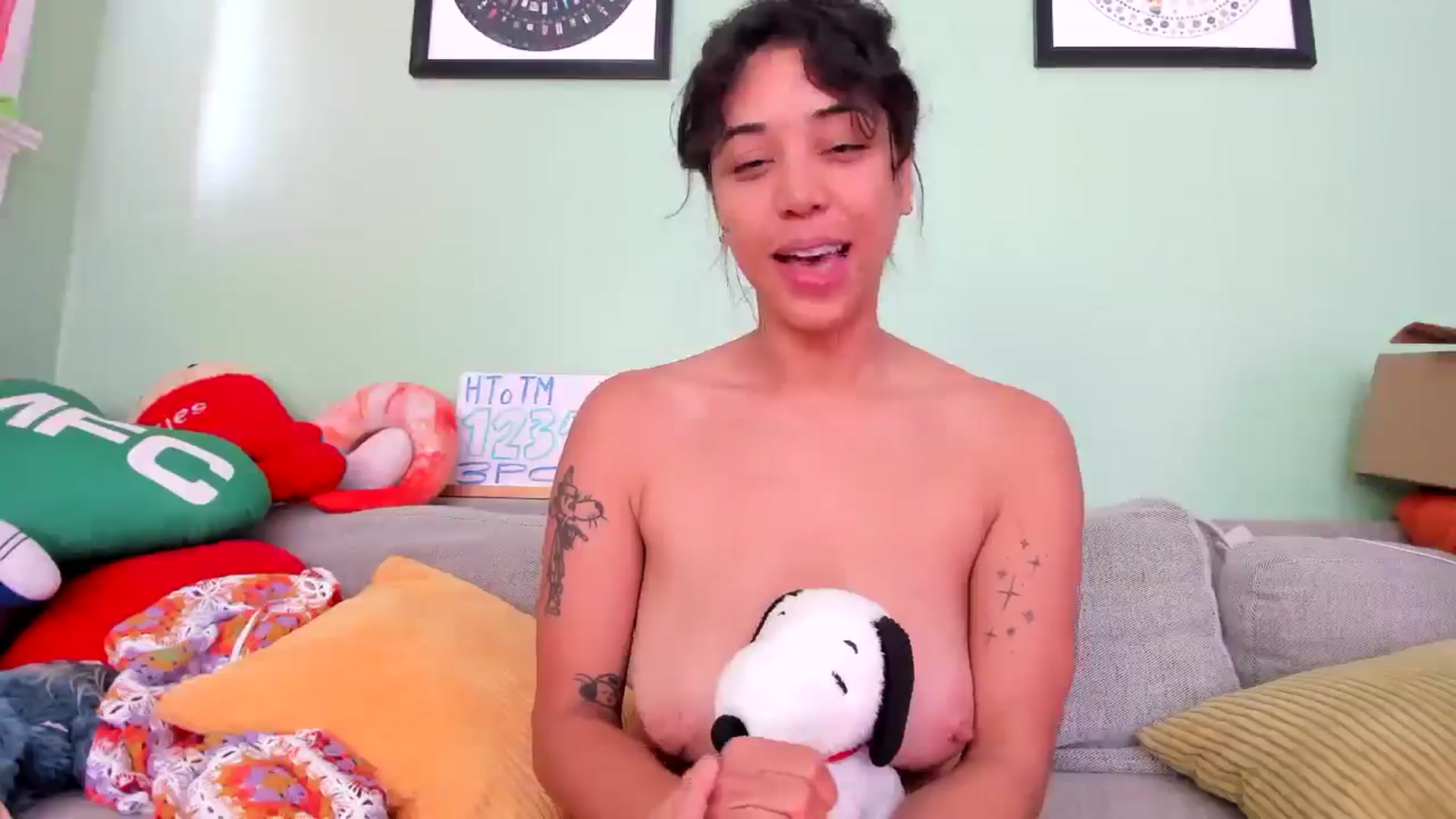 Gallery image thumbnail from KissingHigh's myfreecams stream on, 11/30/2025, 20:06 image 14 of 20