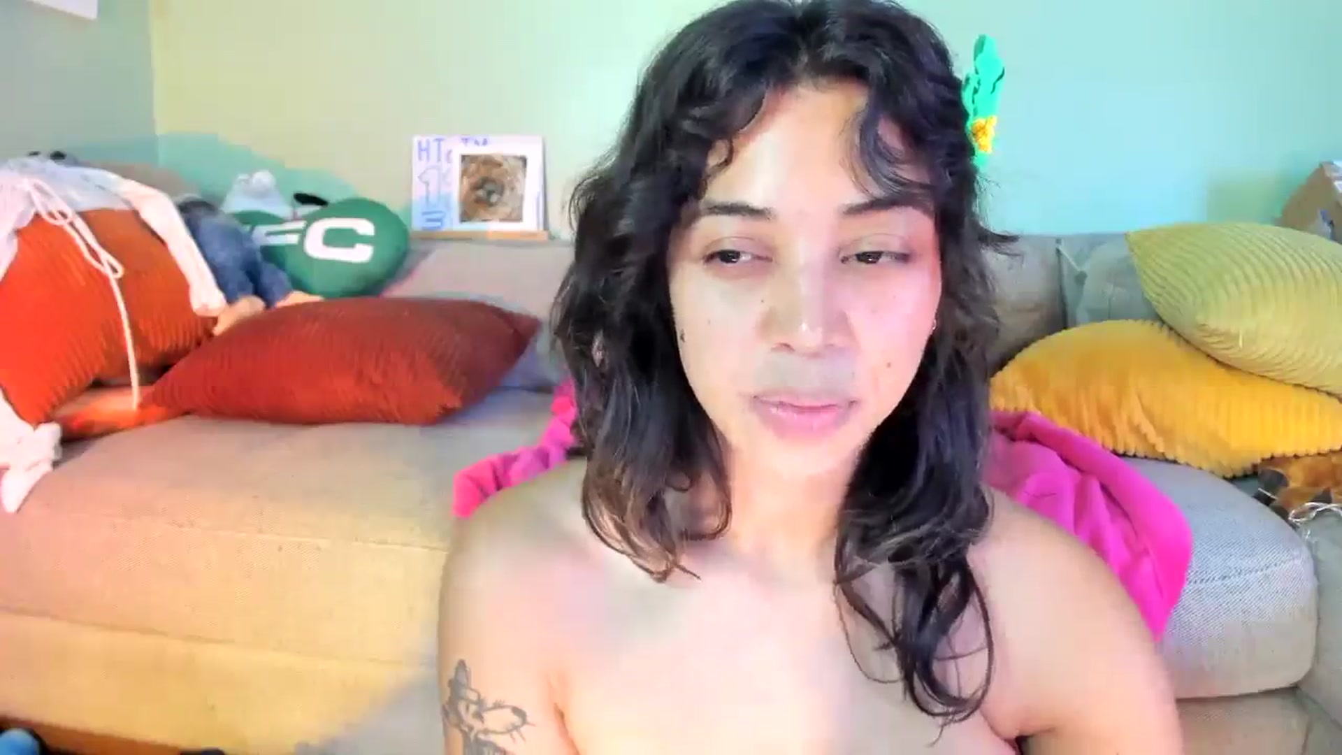 Gallery image thumbnail from KissingHigh's myfreecams stream on, 12/12/2025, 04:32 image 8 of 20