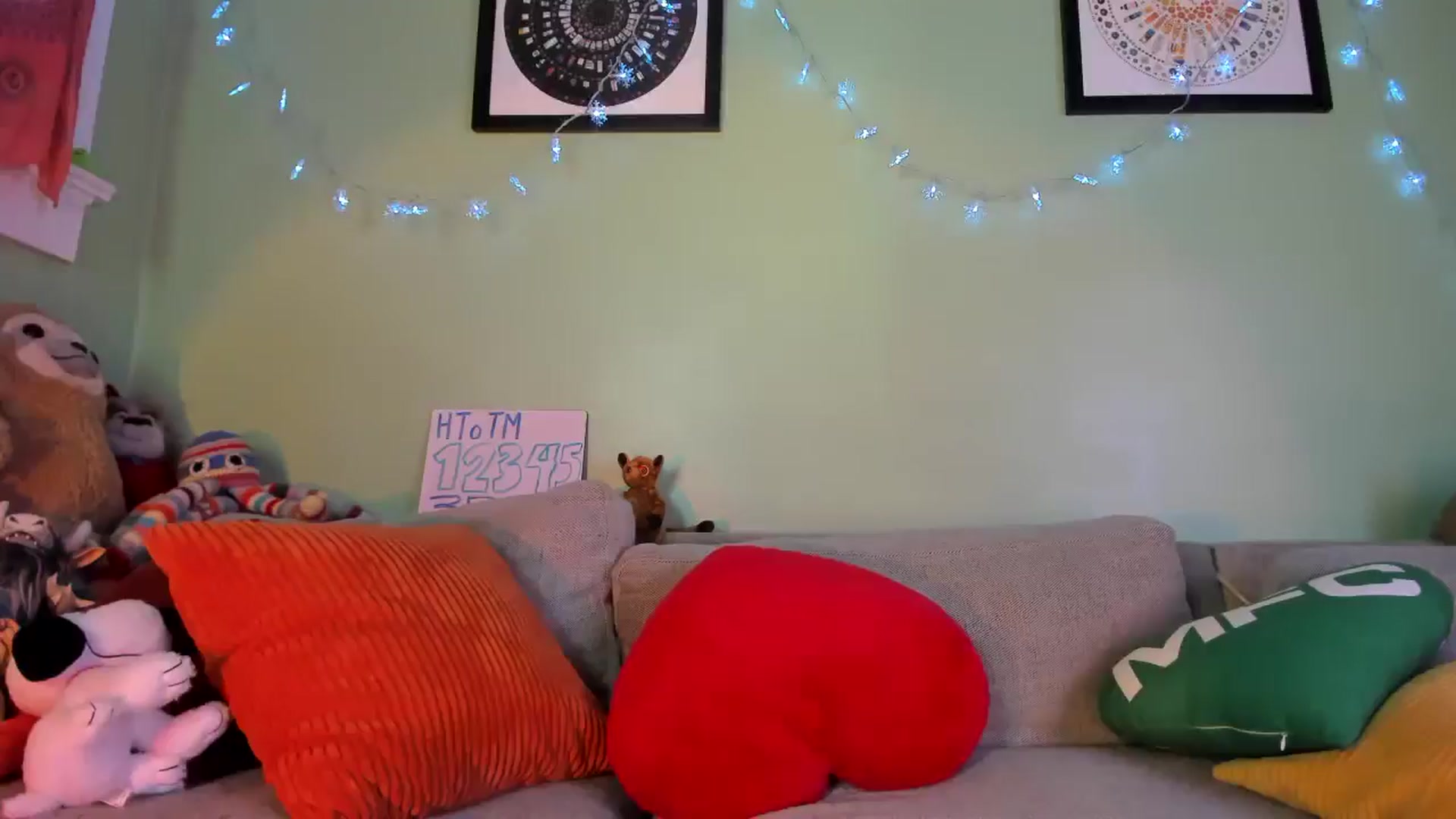 Gallery image thumbnail from KissingHigh's myfreecams stream on, 12/16/2025, 04:03 image 1 of 20