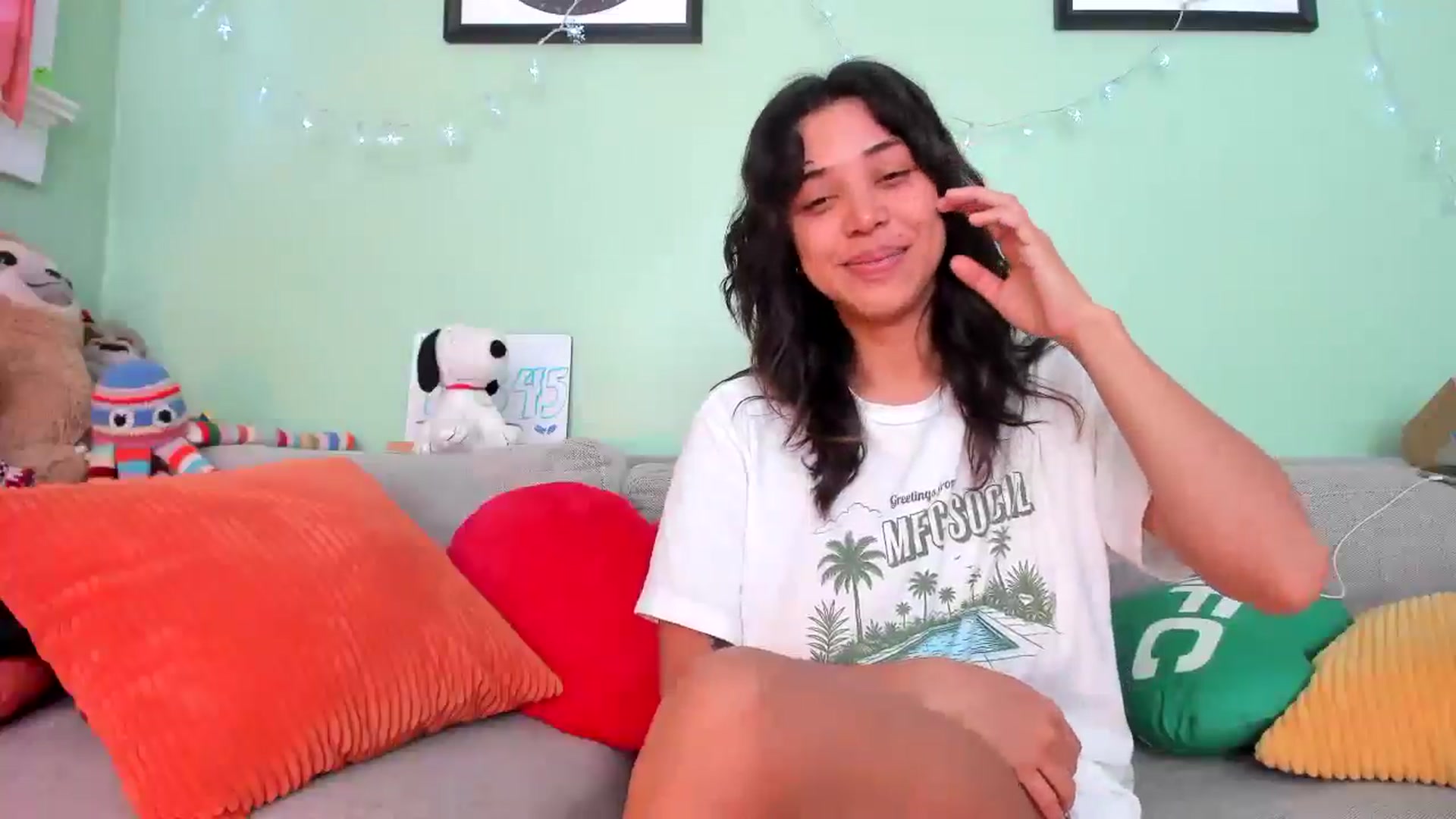 Gallery image thumbnail from KissingHigh's myfreecams stream on, 12/21/2025, 19:32 image 3 of 20
