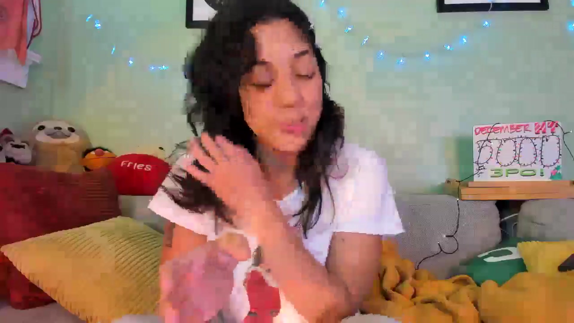 Gallery image thumbnail from KissingHigh's myfreecams stream on, 12/23/2025, 04:10 image 6 of 20