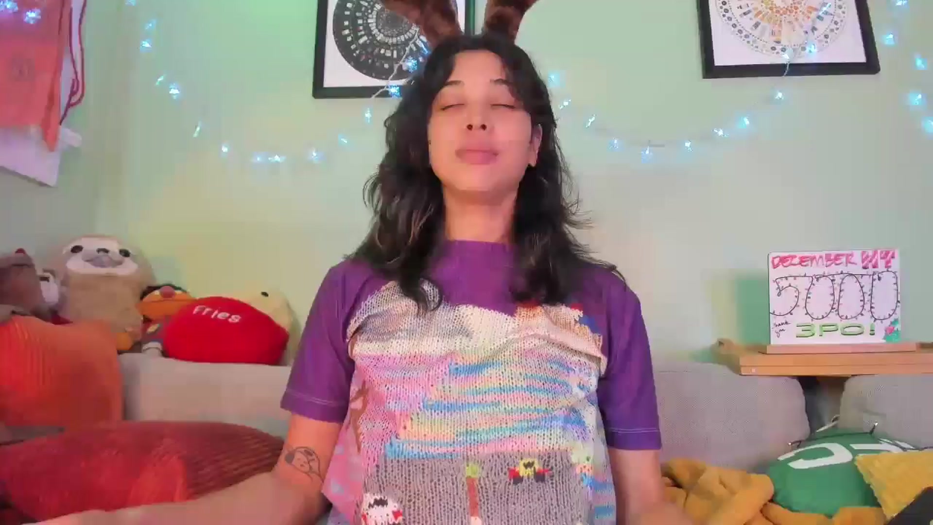 Gallery image thumbnail from KissingHigh's myfreecams stream on, 12/24/2025, 04:06 image 7 of 20