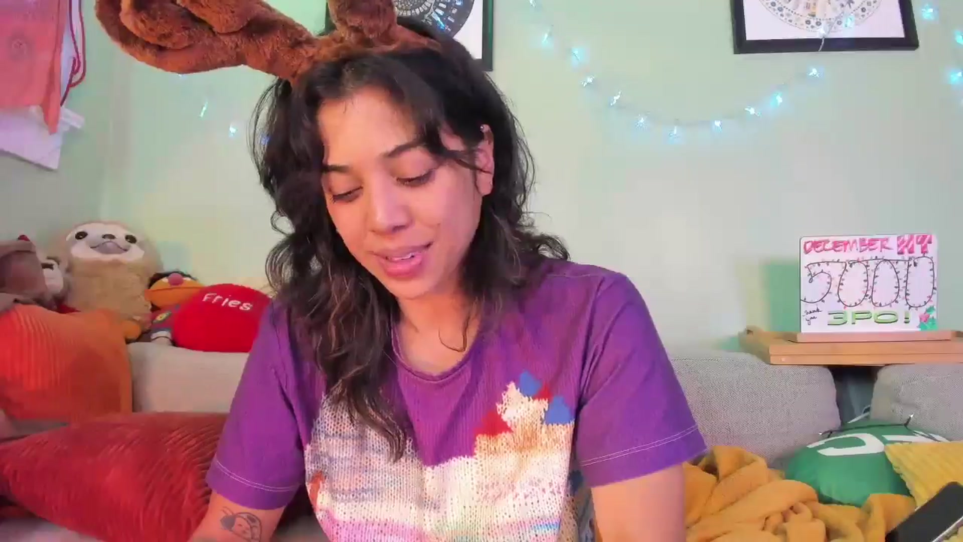 Gallery image thumbnail from KissingHigh's myfreecams stream on, 12/24/2025, 04:06 image 13 of 20