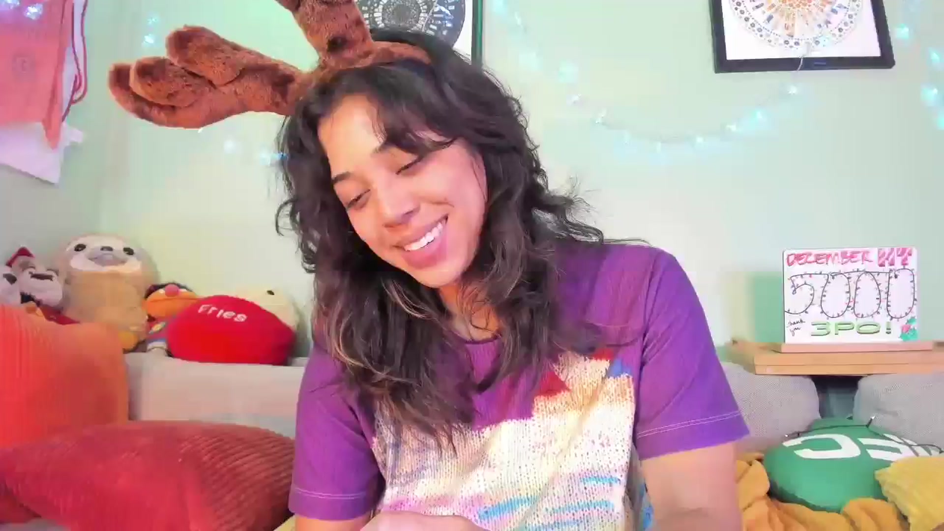 Gallery image thumbnail from KissingHigh's myfreecams stream on, 12/24/2025, 04:06 image 2 of 20