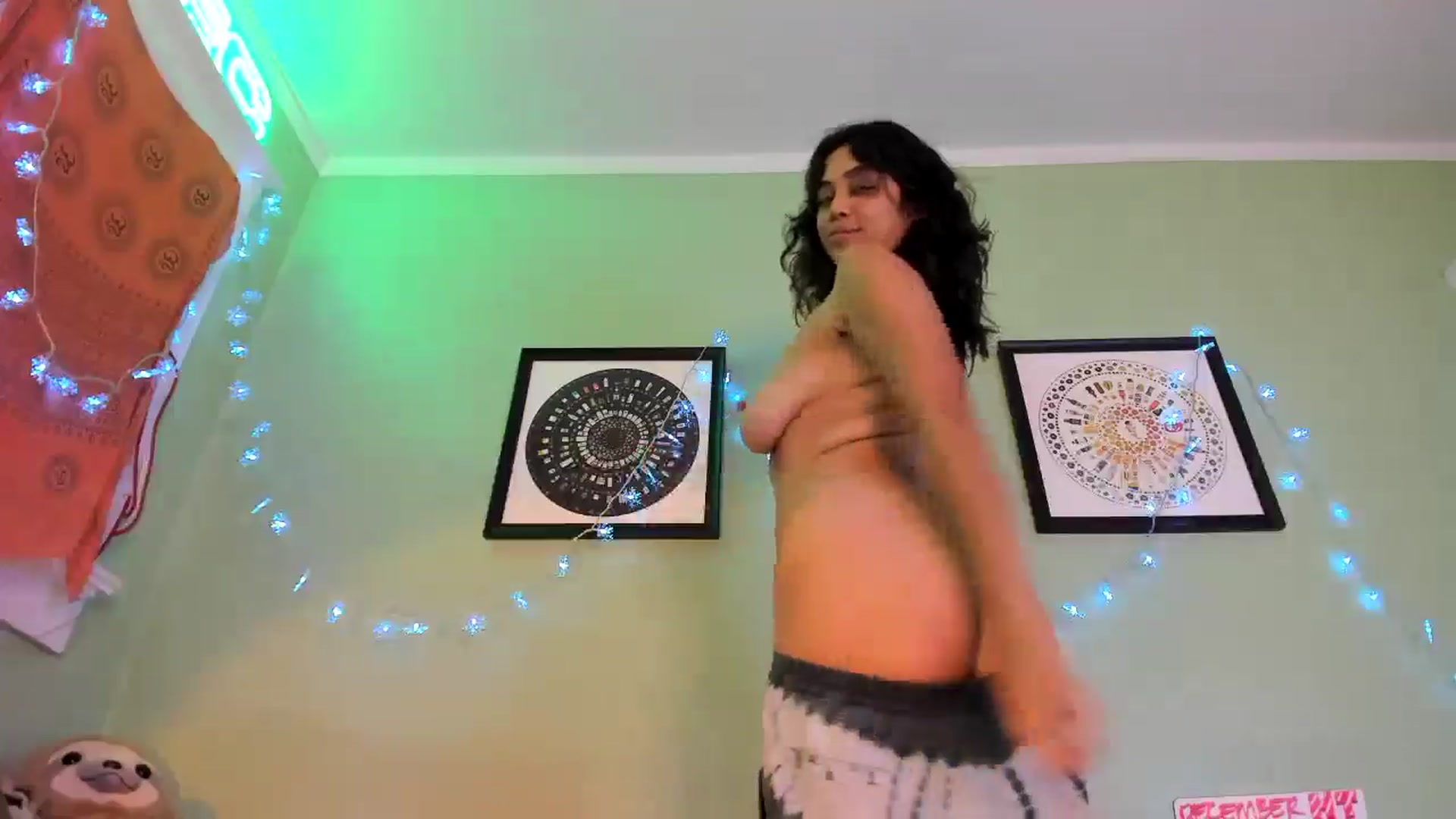 Gallery image thumbnail from KissingHigh's myfreecams stream on, 12/27/2025, 03:17 image 15 of 20