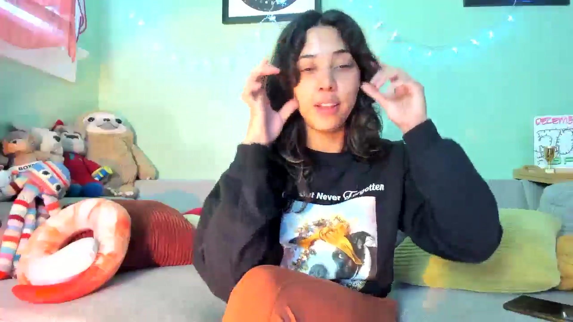 Gallery image thumbnail from KissingHigh's myfreecams stream on, 12/28/2025, 19:42 image 10 of 20