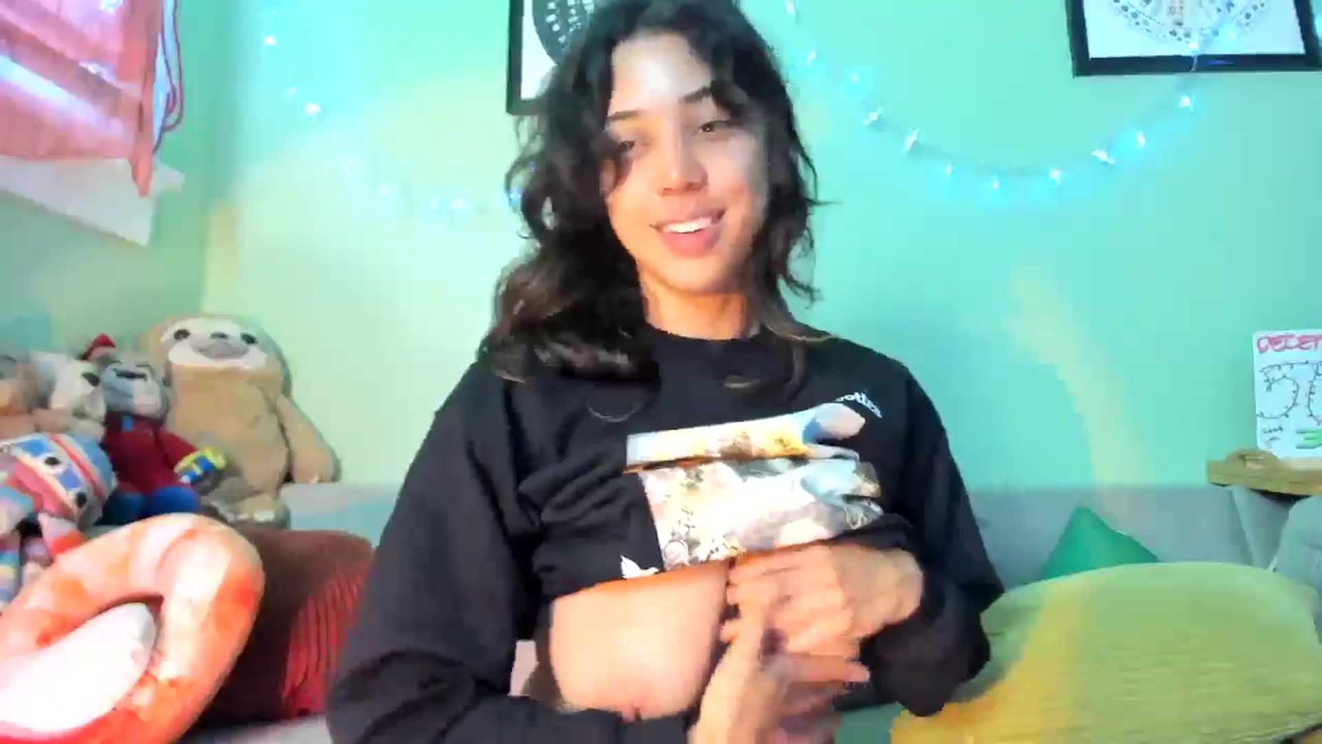 Gallery image thumbnail from KissingHigh's myfreecams stream on, 12/28/2025, 19:42 image 7 of 20